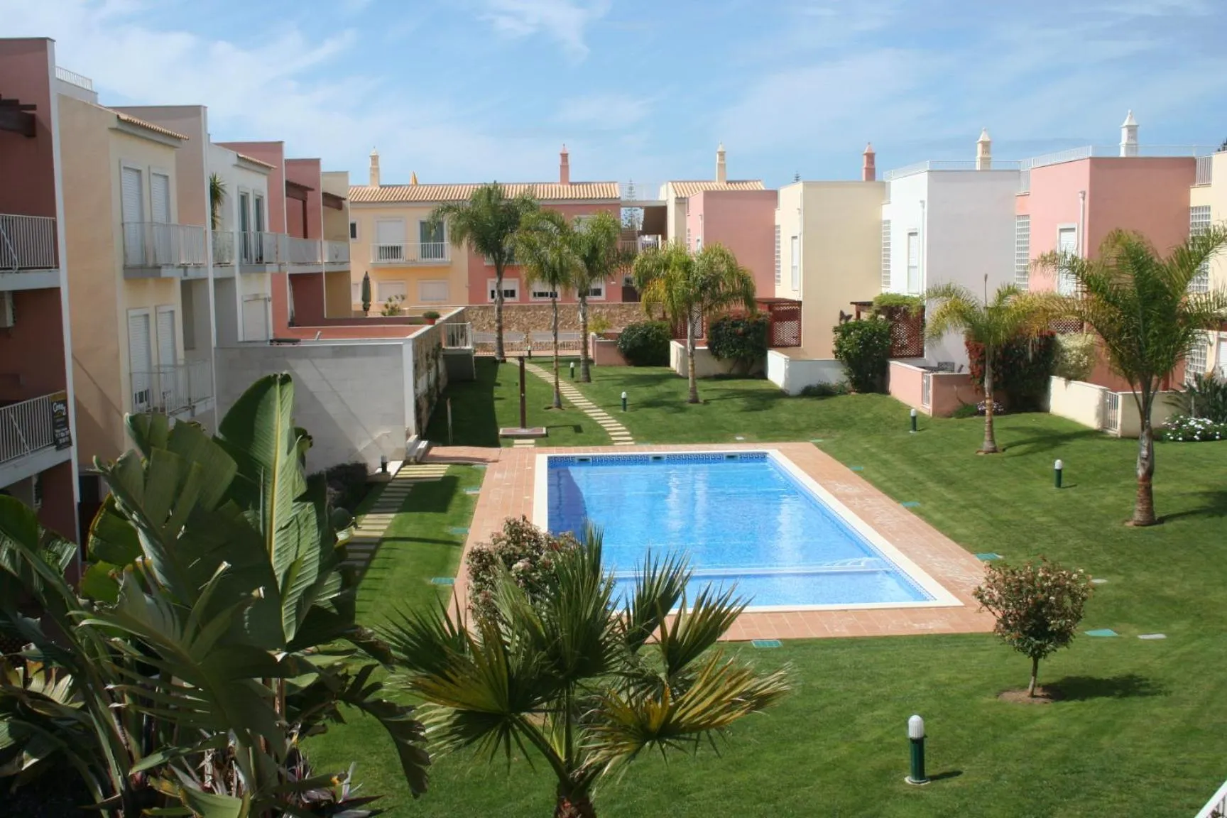 Swimming pool in The Old Village, Prestige and Solar by Village 4U