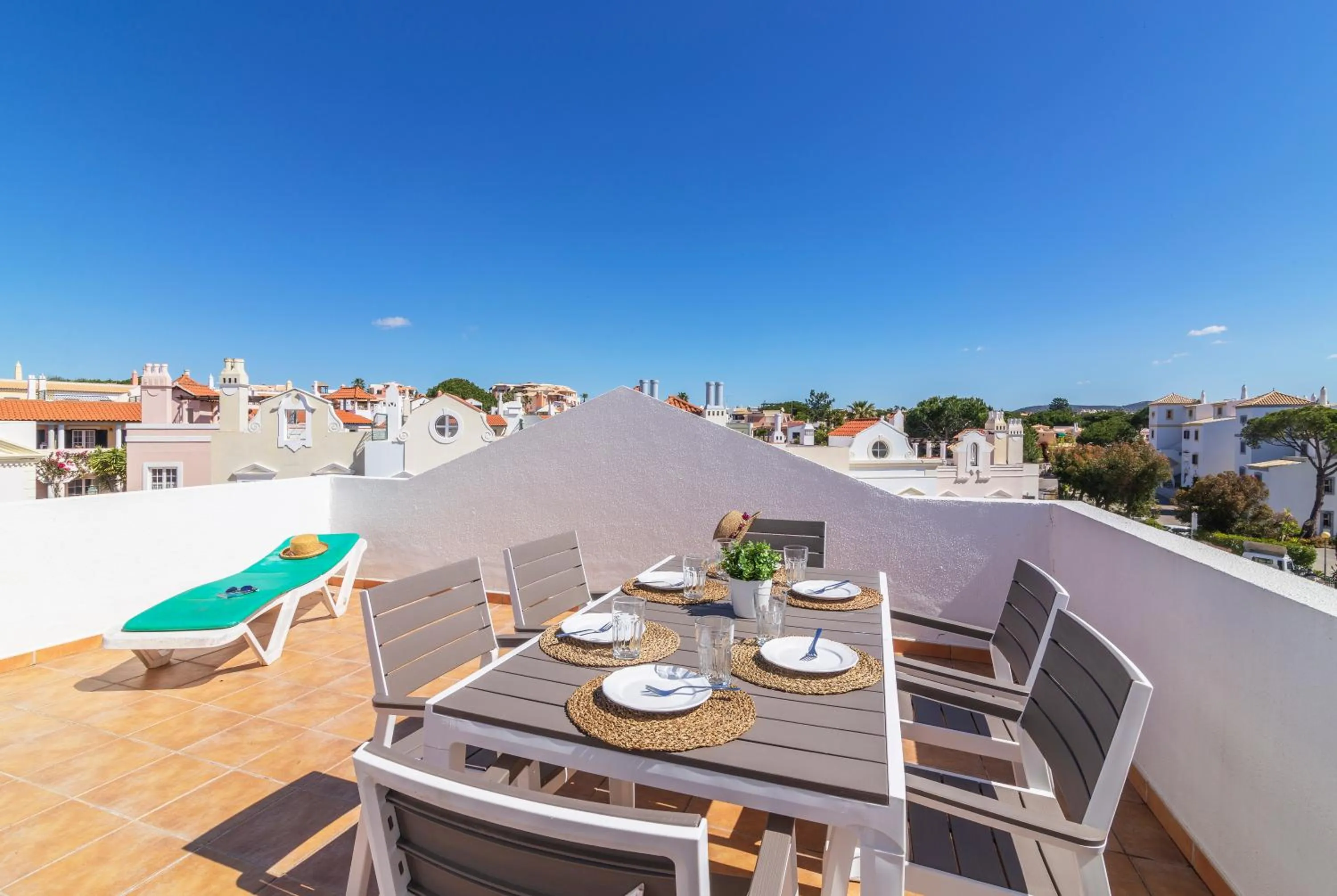 Balcony/Terrace in The Old Village, Prestige and Solar by Village 4U