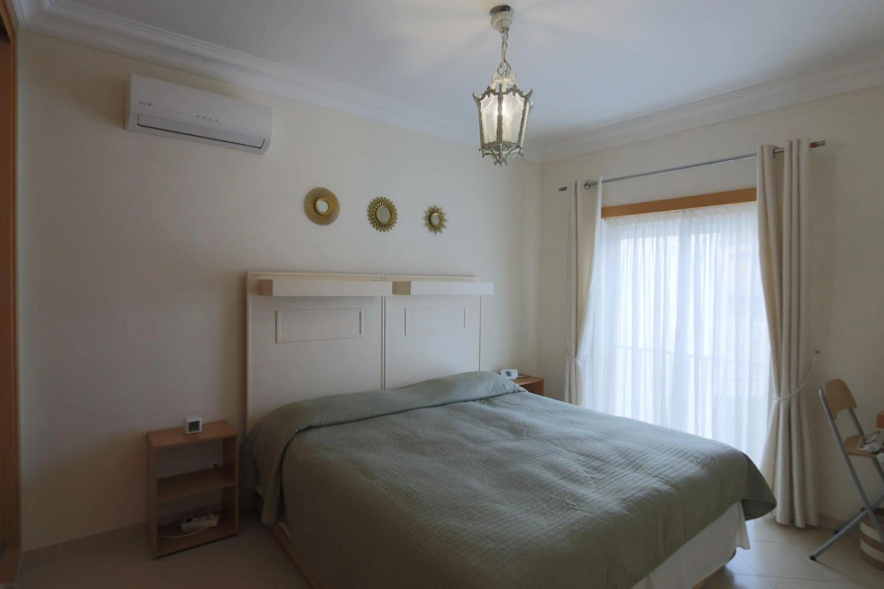 Bed in The Old Village, Prestige and Solar by Village 4U