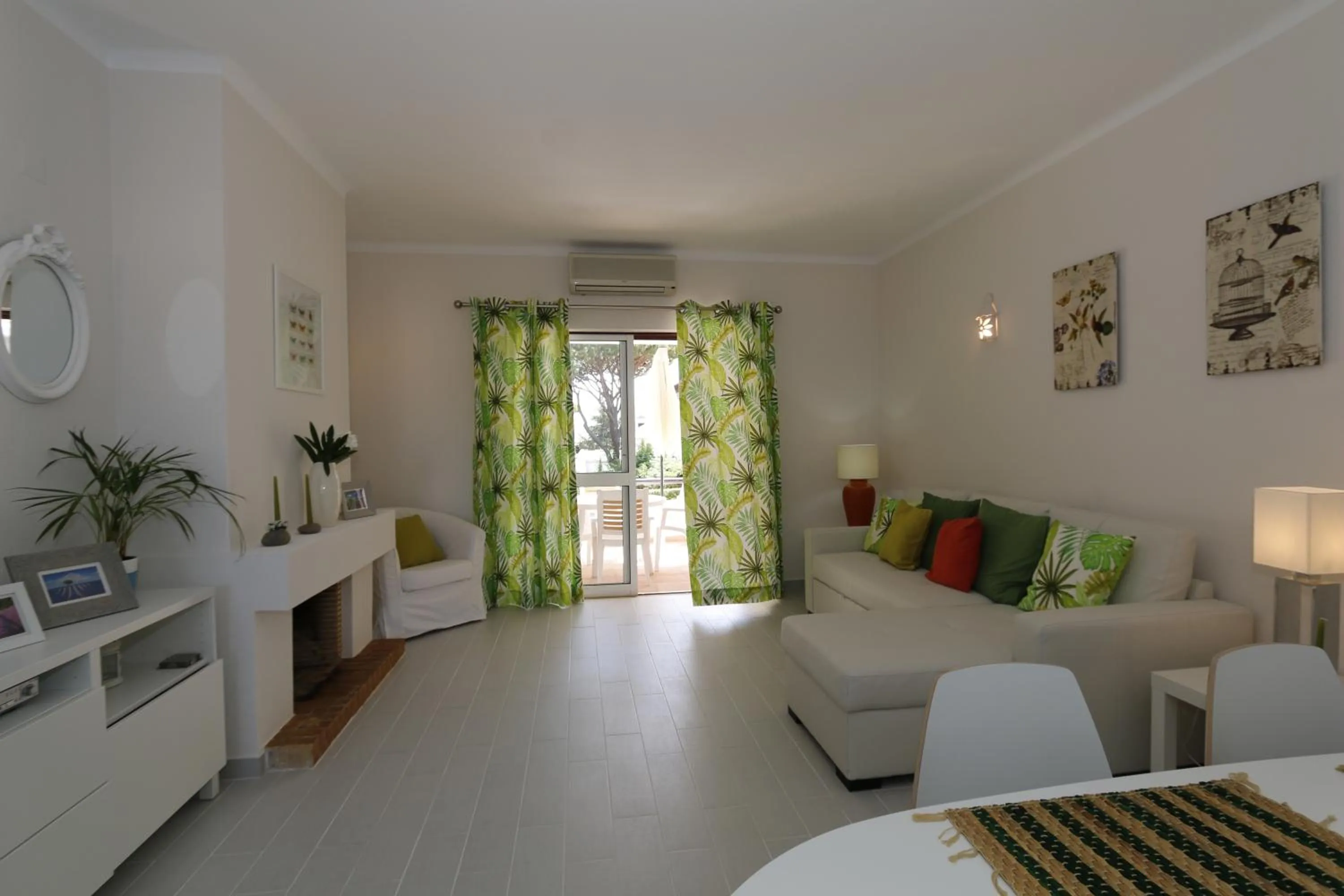 Living room in The Old Village, Prestige and Solar by Village 4U