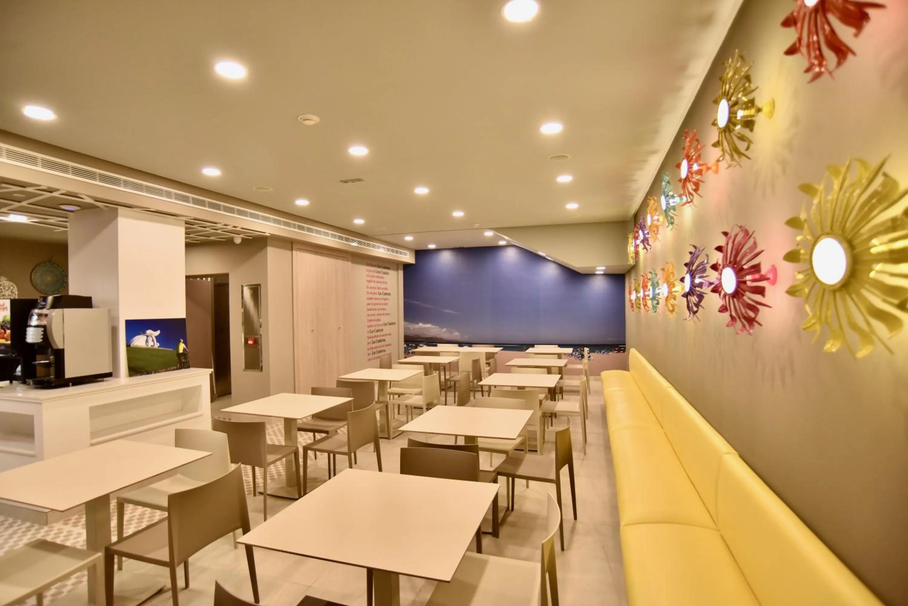 Lounge or bar in TC Hotel Doña Luisa