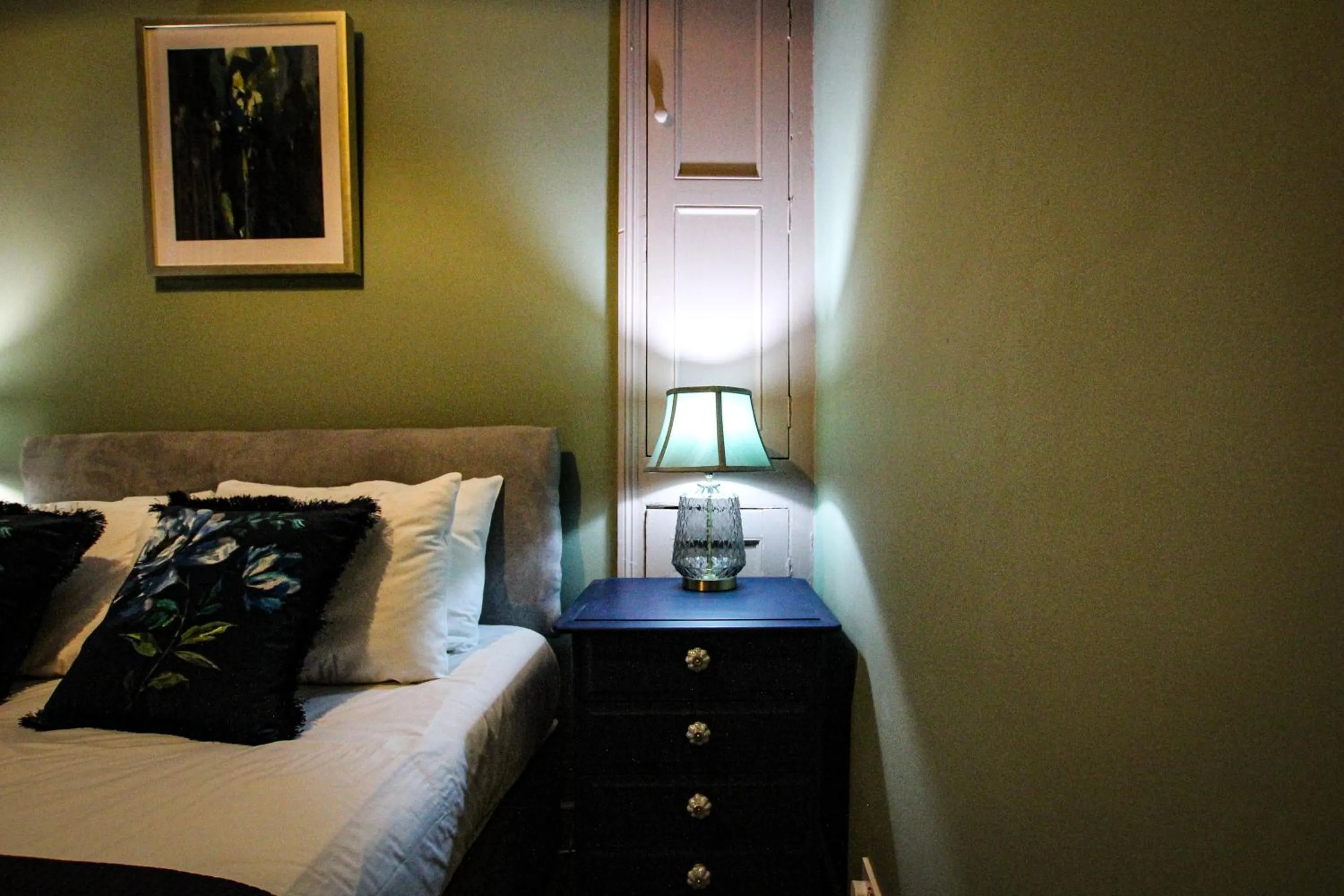 Bed in Built 1804 Caldecott Town House On The Rows by Rework Accommodation