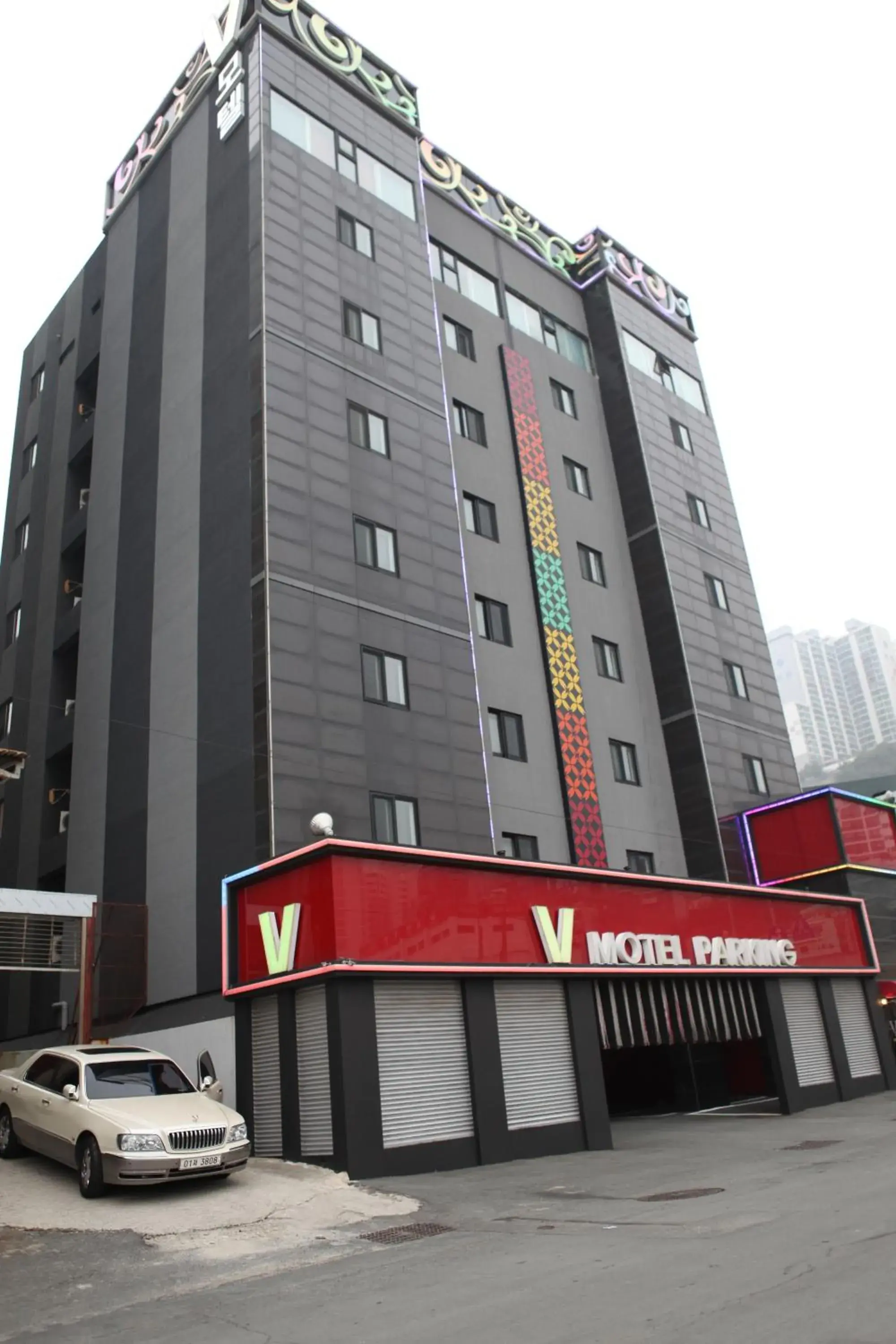 Facade/entrance in V Motel Songdo Facade/entrance in V Motel Songdo