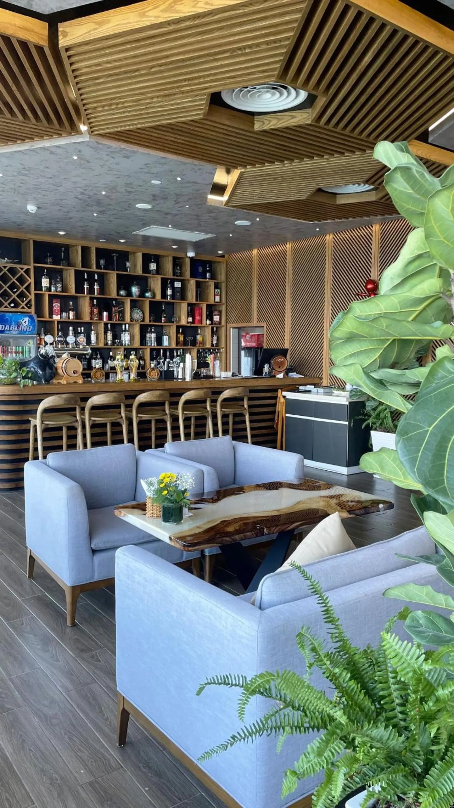 Restaurant/places to eat in Queen Ann Nha Trang Hotel