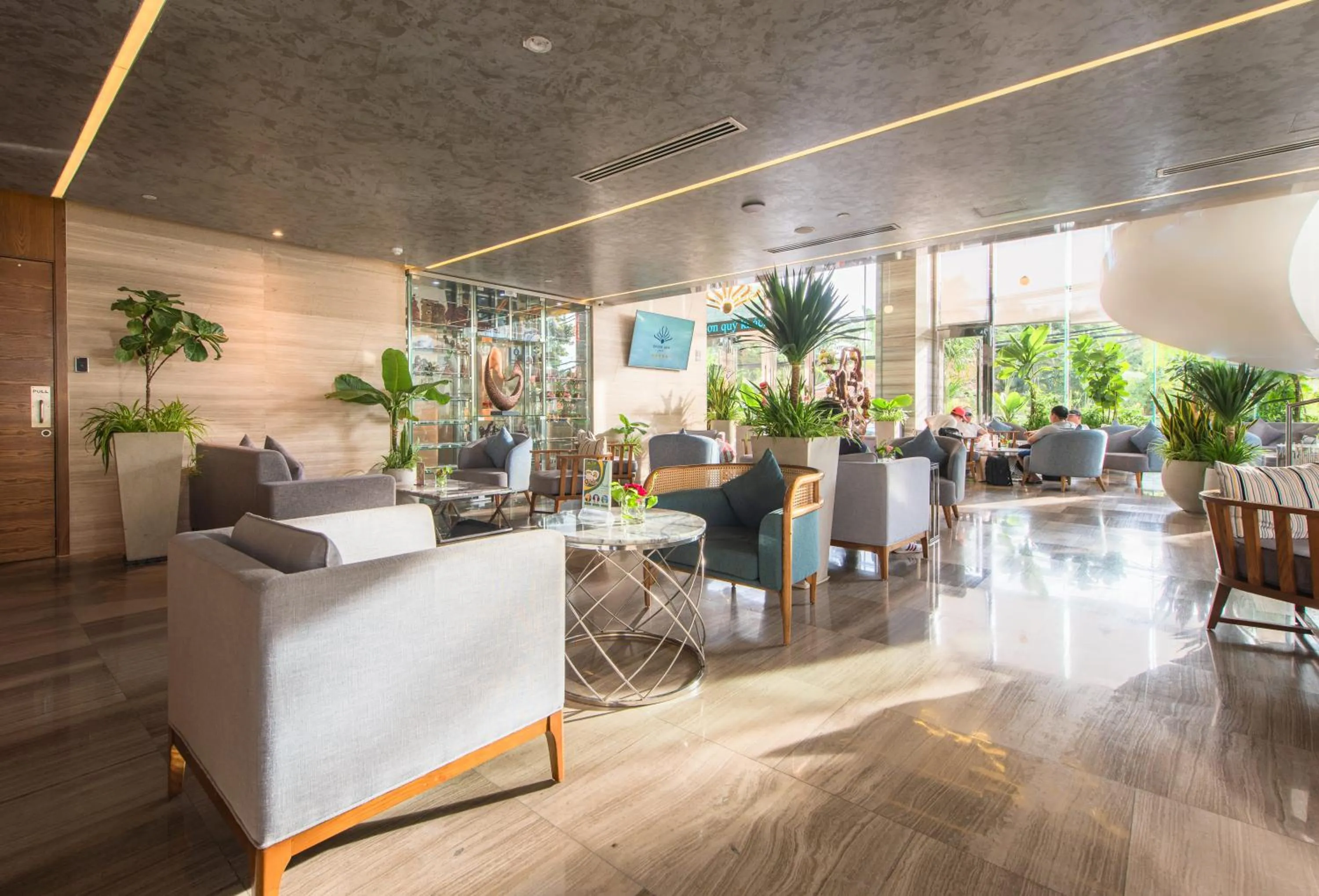 Queen Ann Nha Trang Hotel