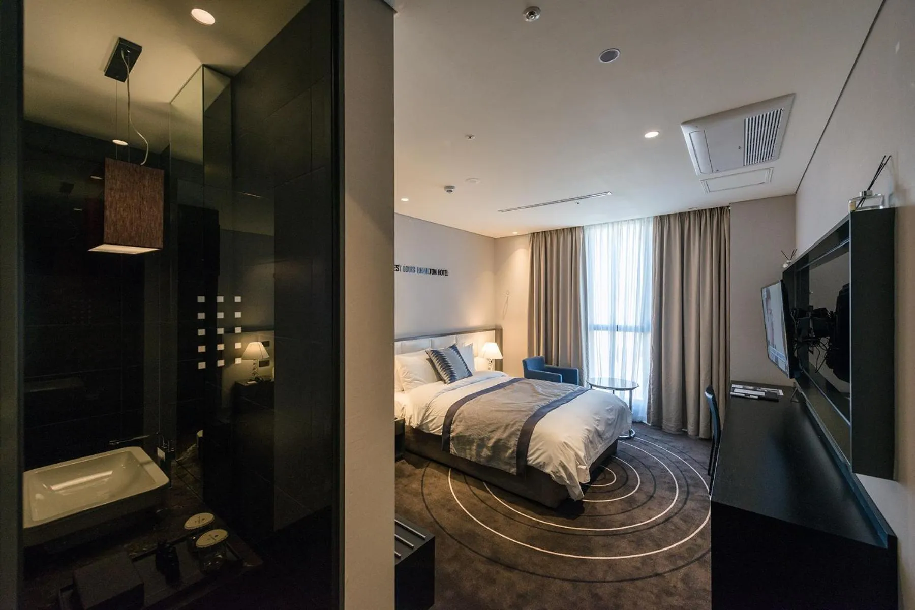 Bed in Best Louis Hamilton Hotel Changwon