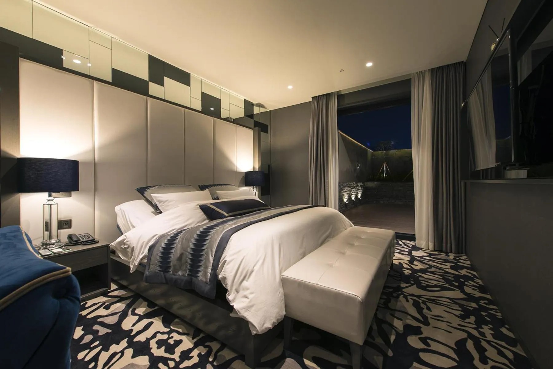 Bed in Best Louis Hamilton Hotel Changwon