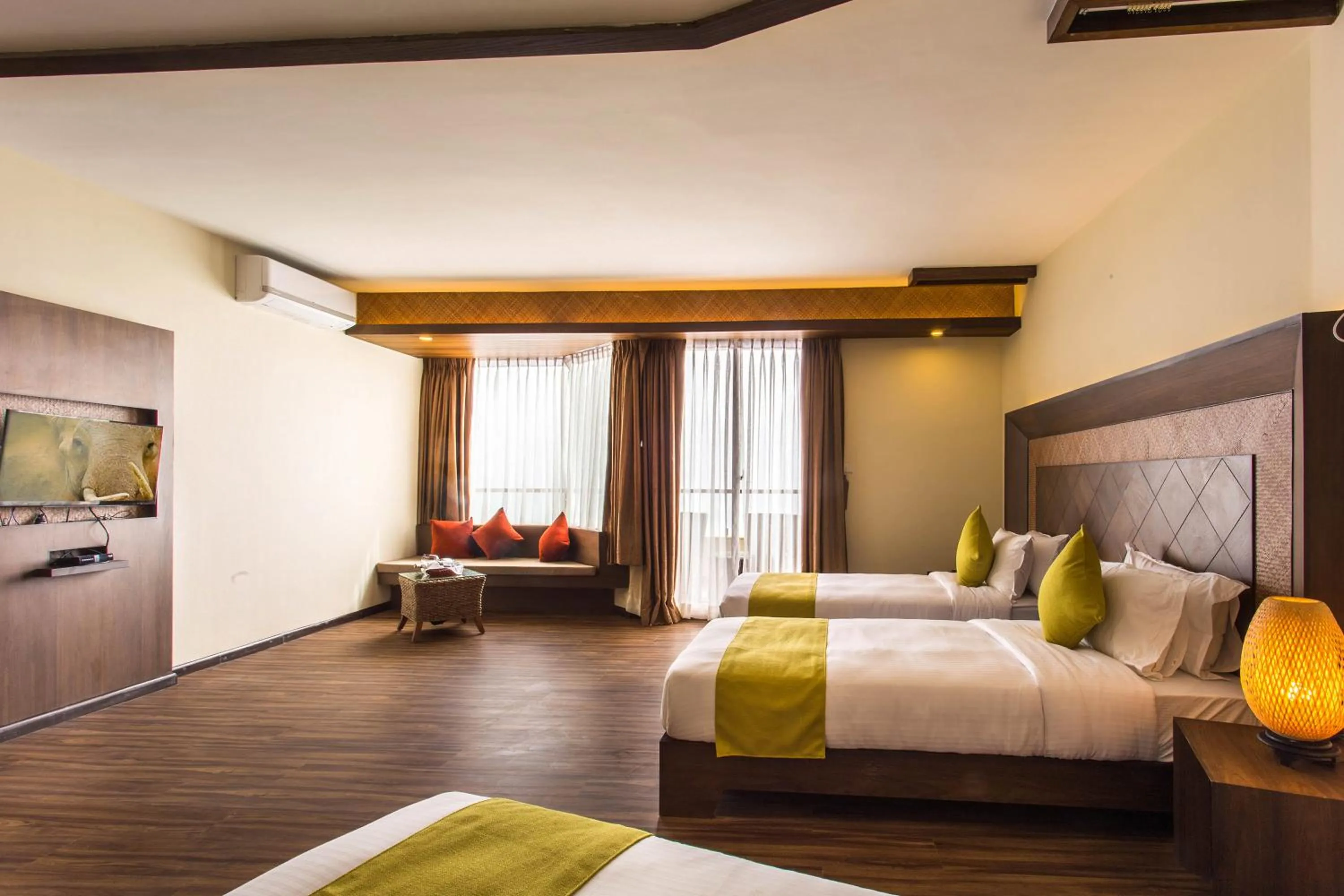 Bedroom, Bed in Hotel Mystic Mountain