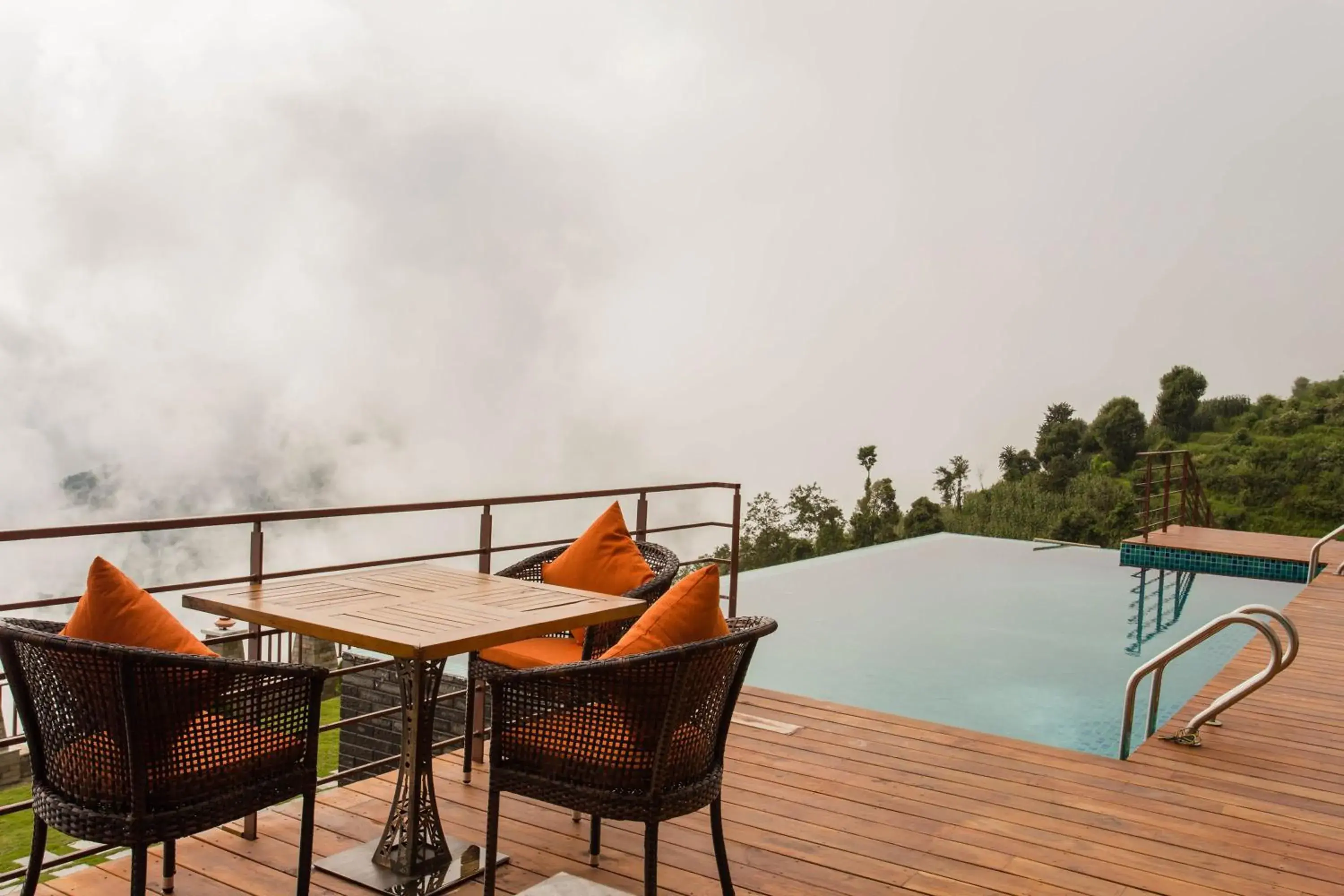 Restaurant/places to eat in Hotel Mystic Mountain Restaurant/places to eat in Hotel Mystic Mountain