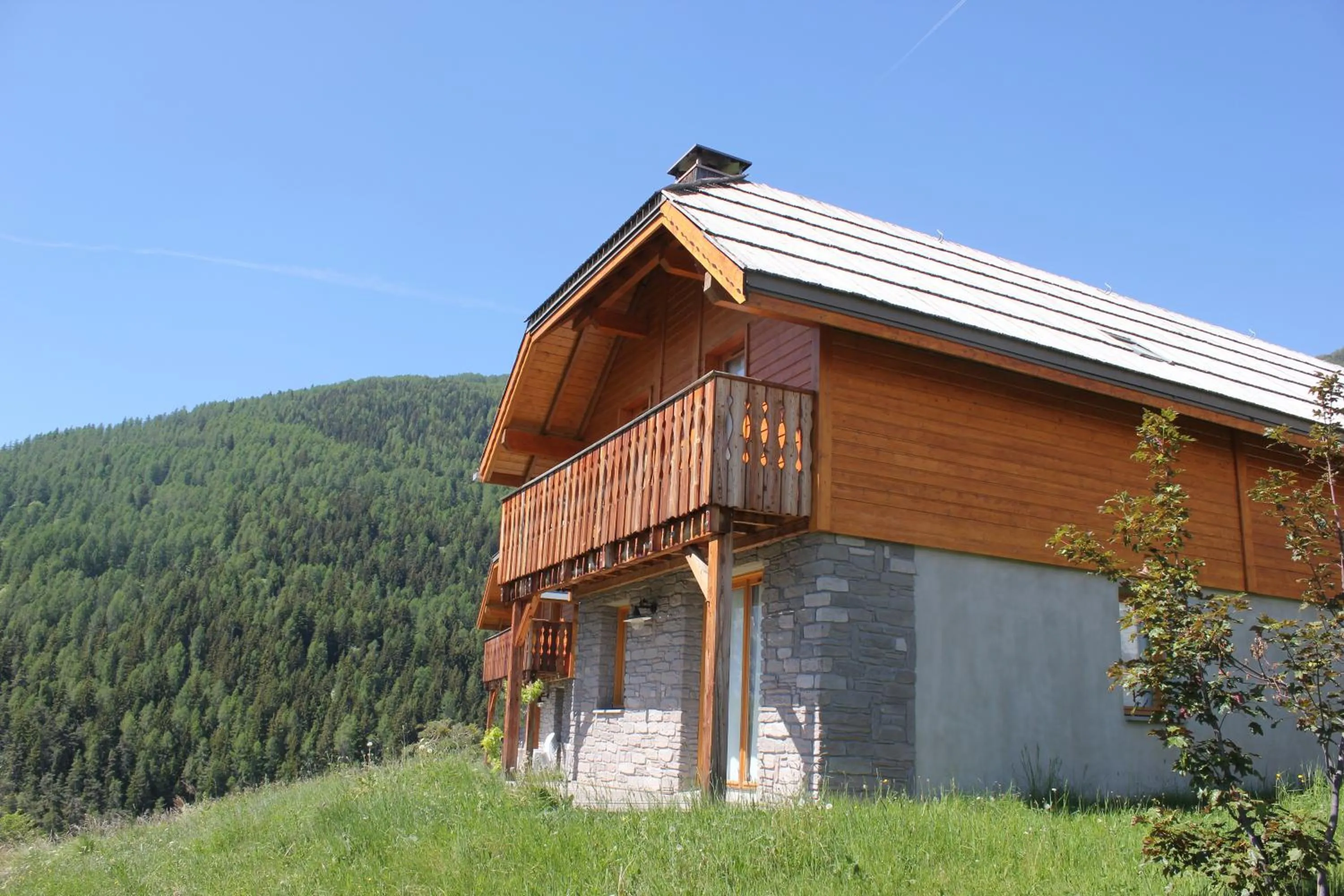 Chalets de Praroustan by Actisource