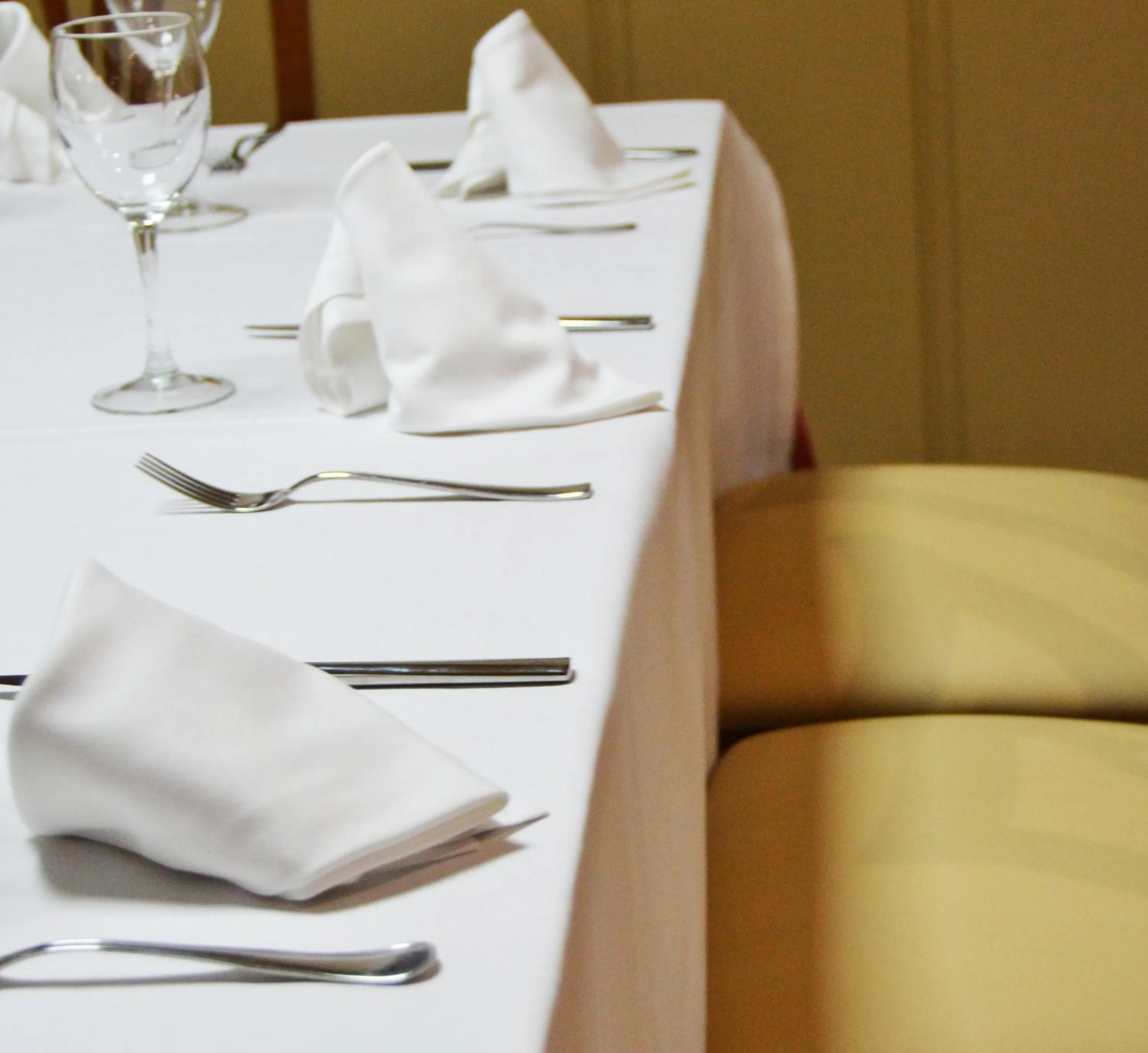 Restaurant/places to eat in Hotel Reyes Ziries