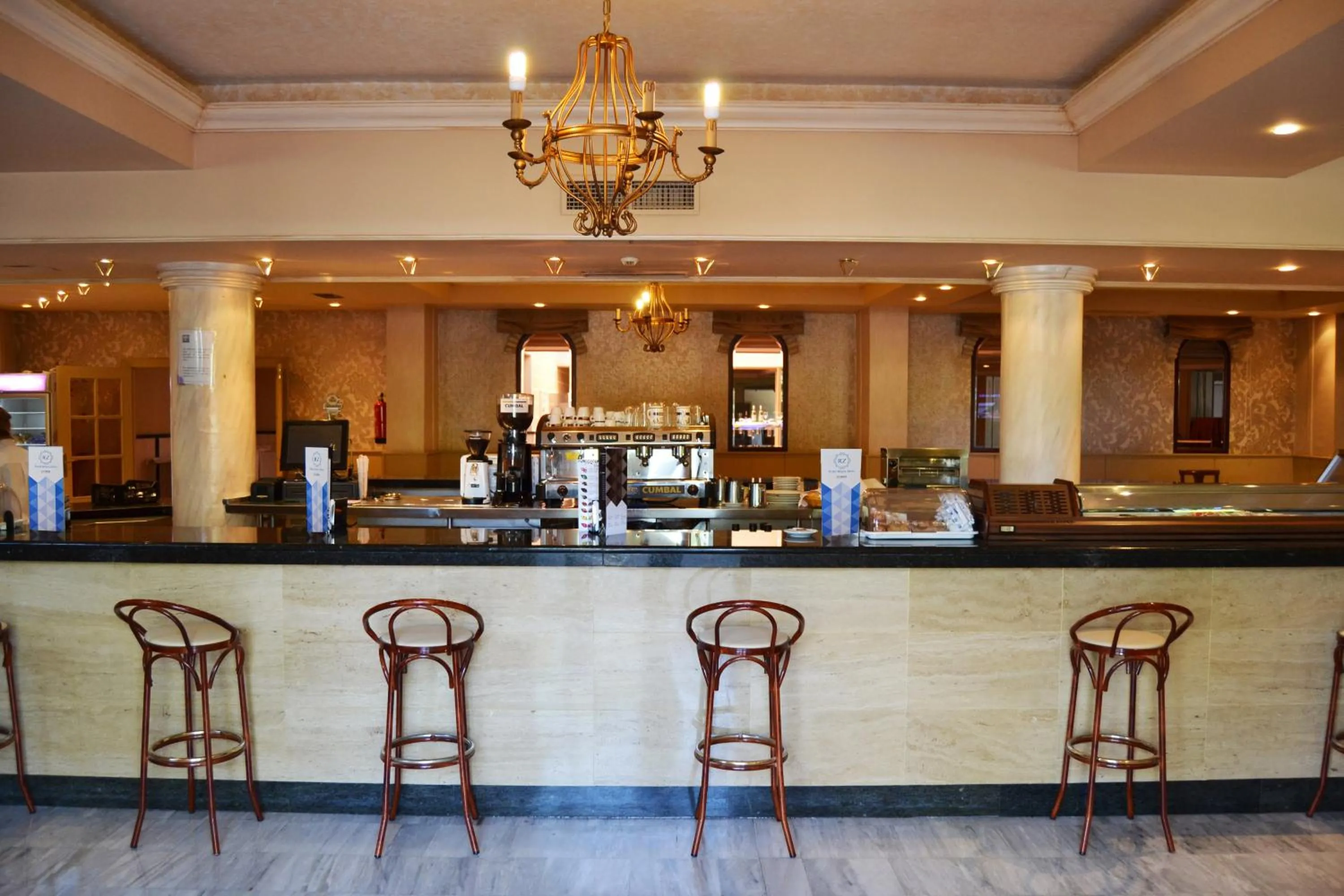 Lounge or bar in Hotel Reyes Ziries