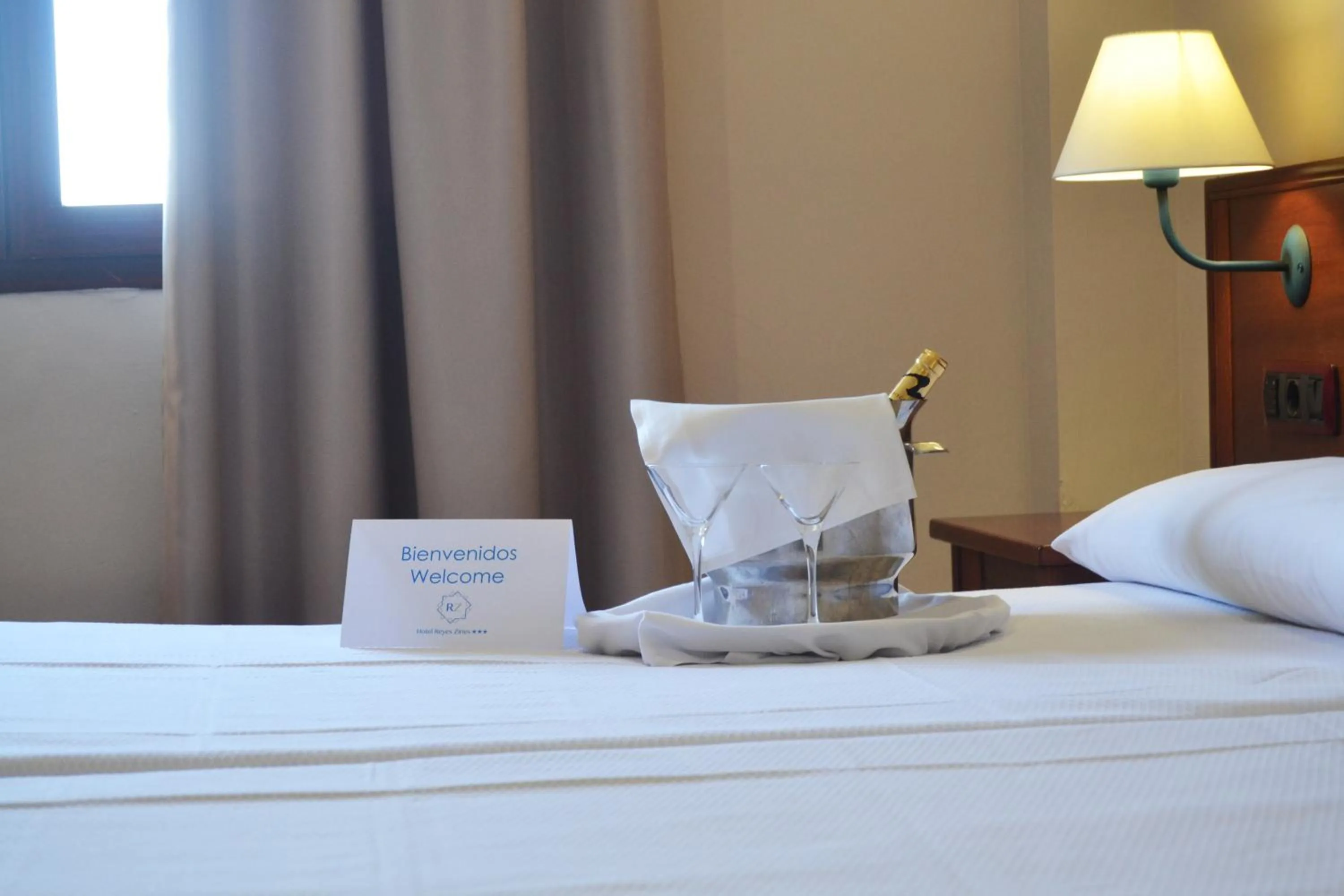 Decorative detail, Bed in Hotel Reyes Ziries