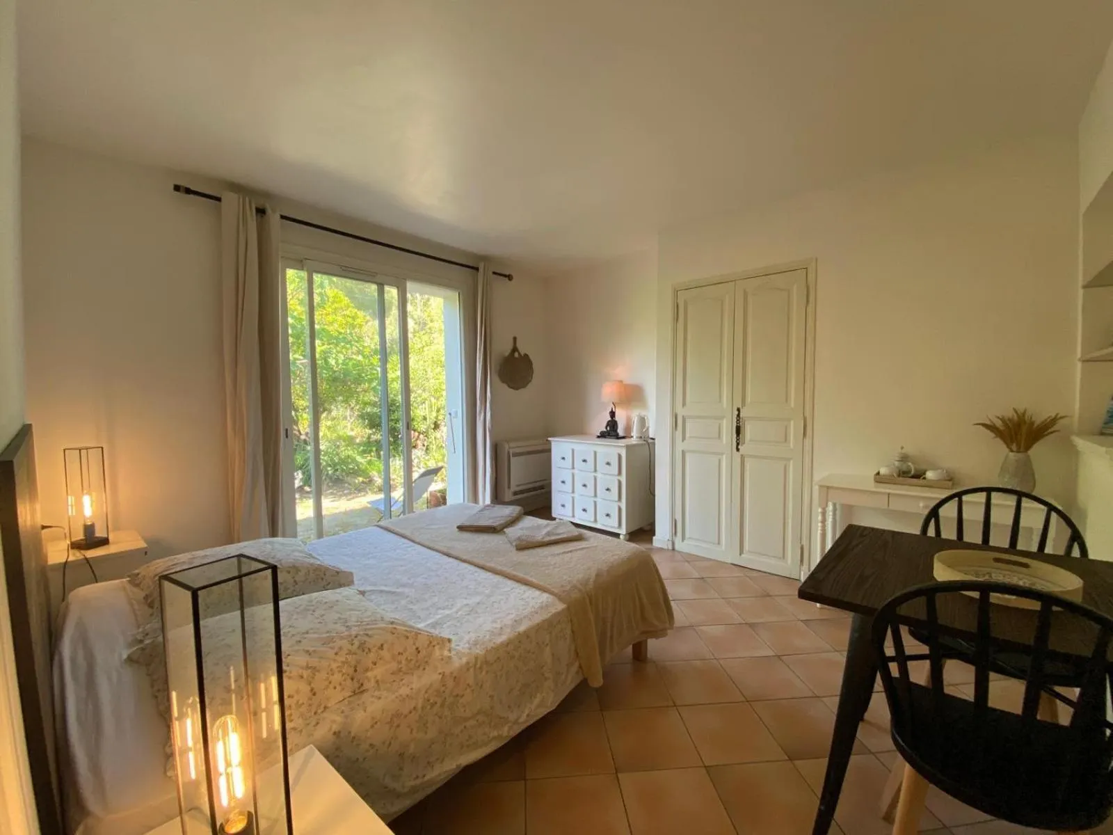 Photo of the whole room, Bed in Villa Roka