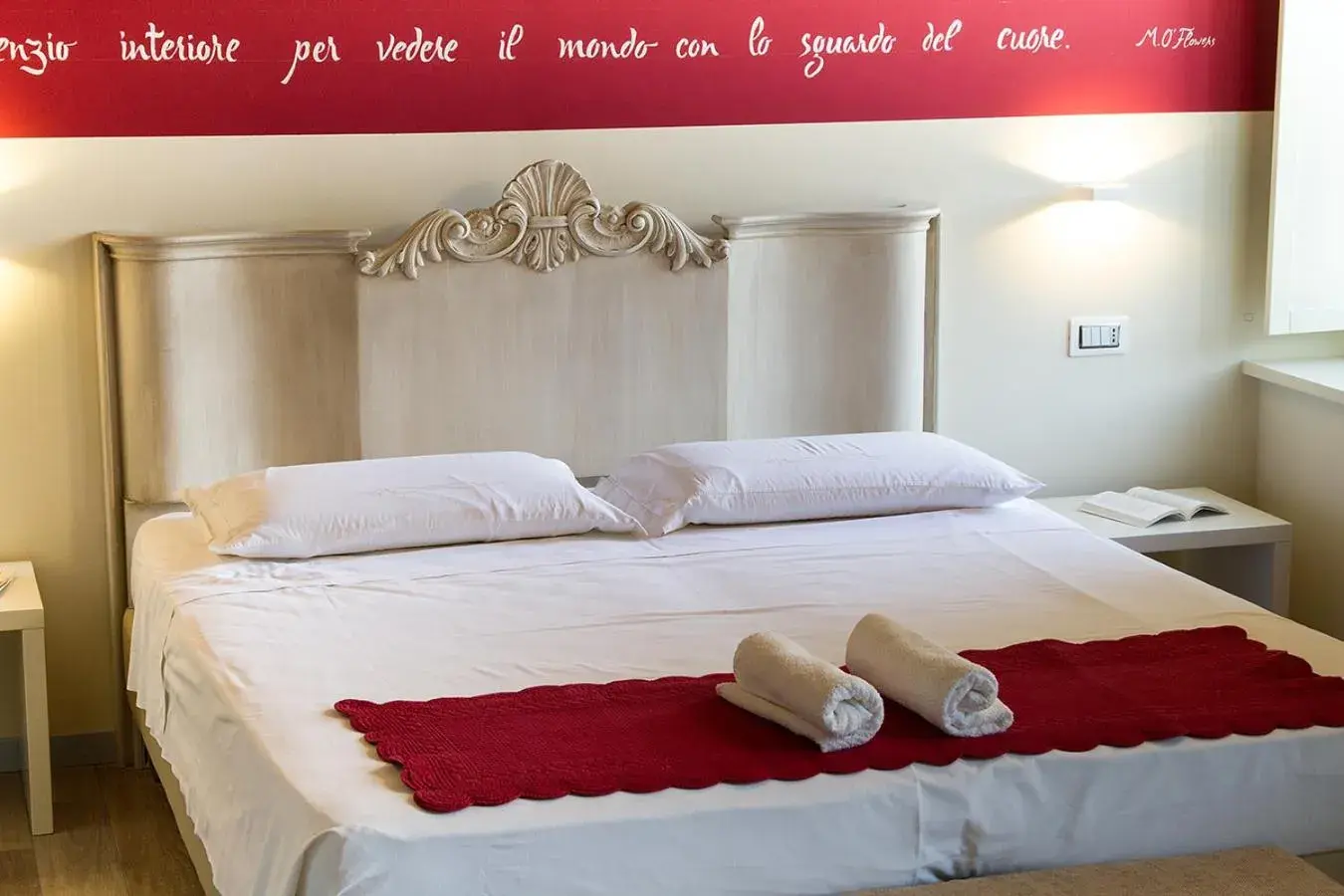 Bed in Villa di Cazzano - BioLuxury Living Bed in Villa di Cazzano - BioLuxury Living