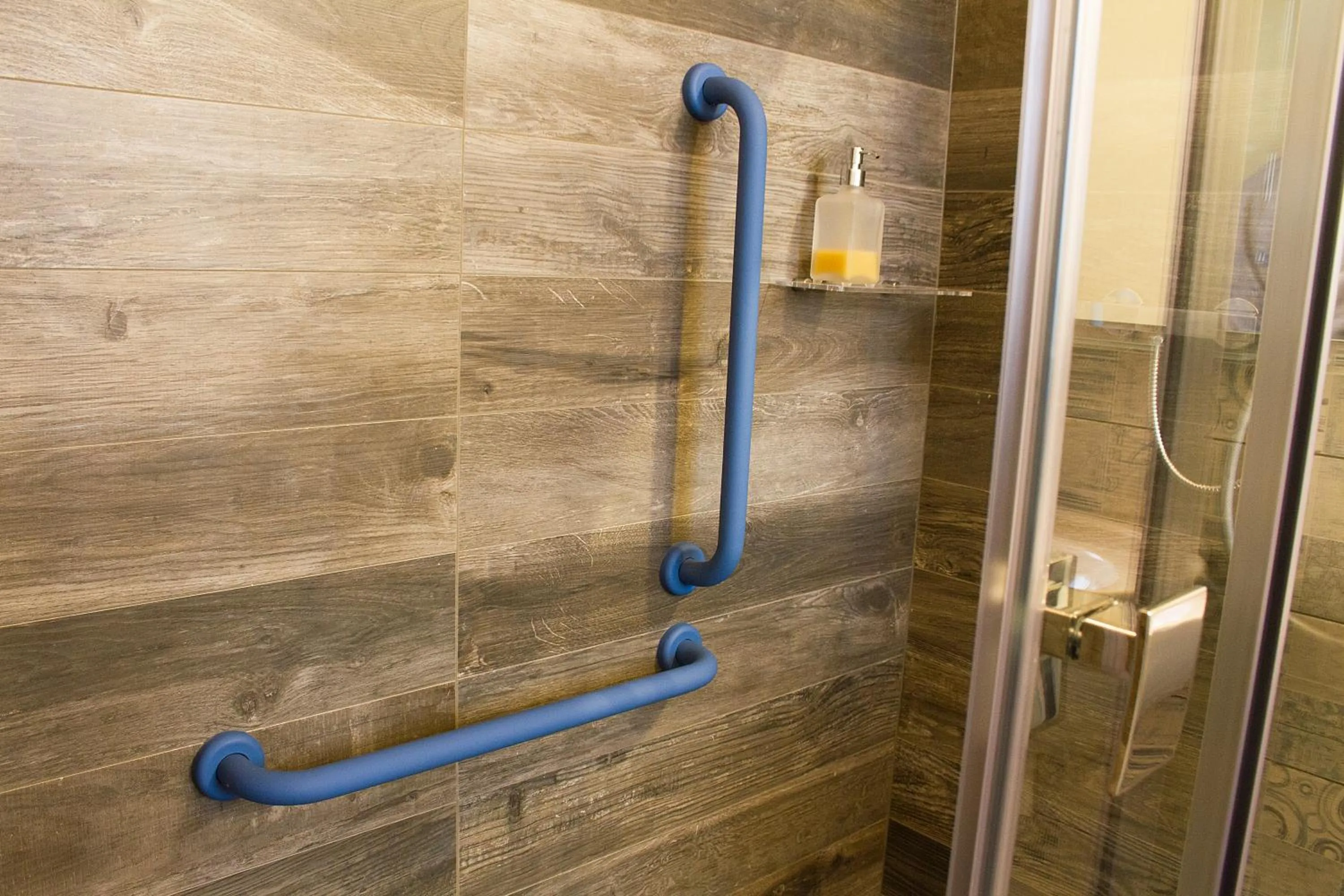 Shower in Villa di Cazzano - BioLuxury Living