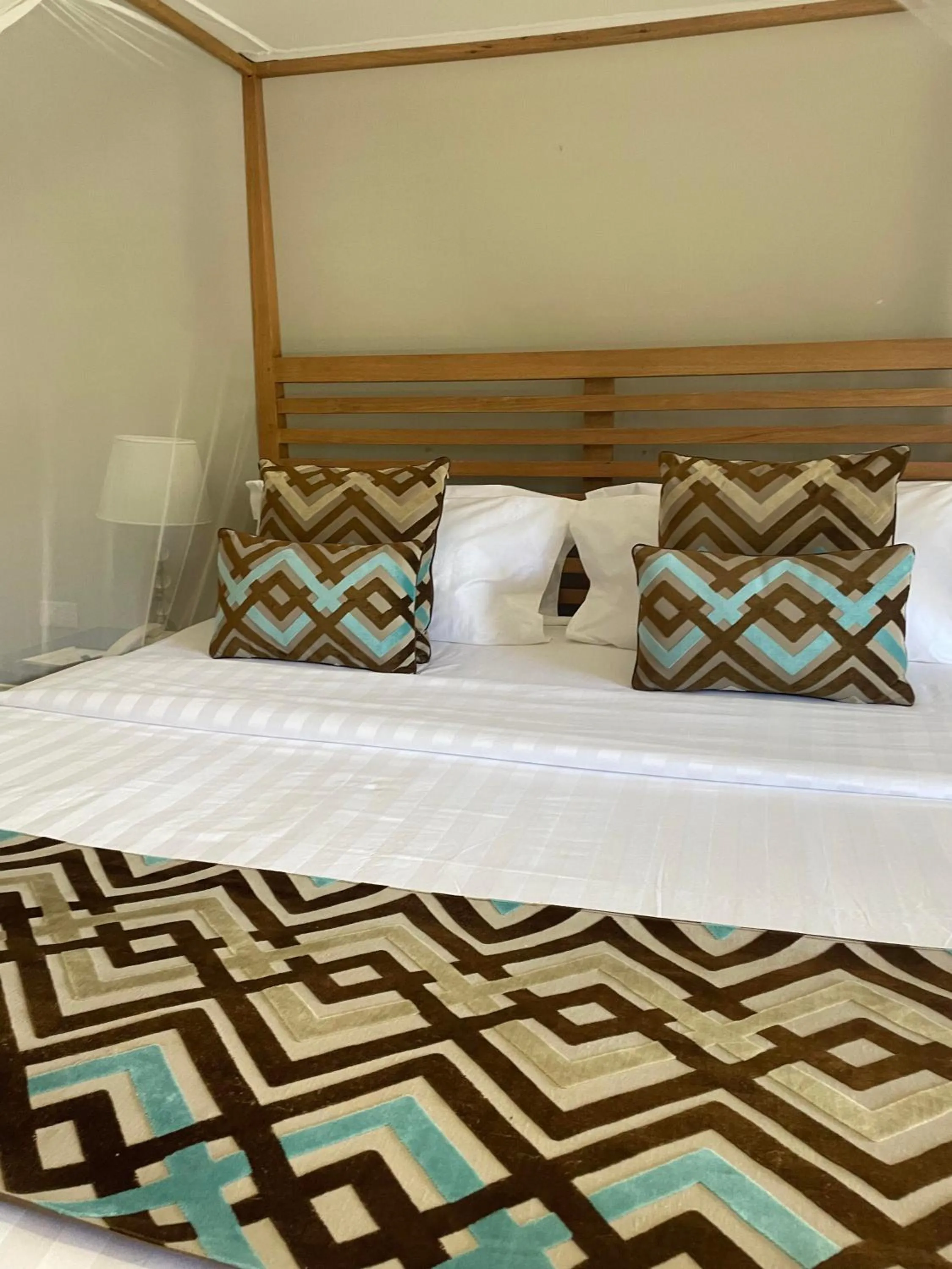 Bed in Lotus by Serendib