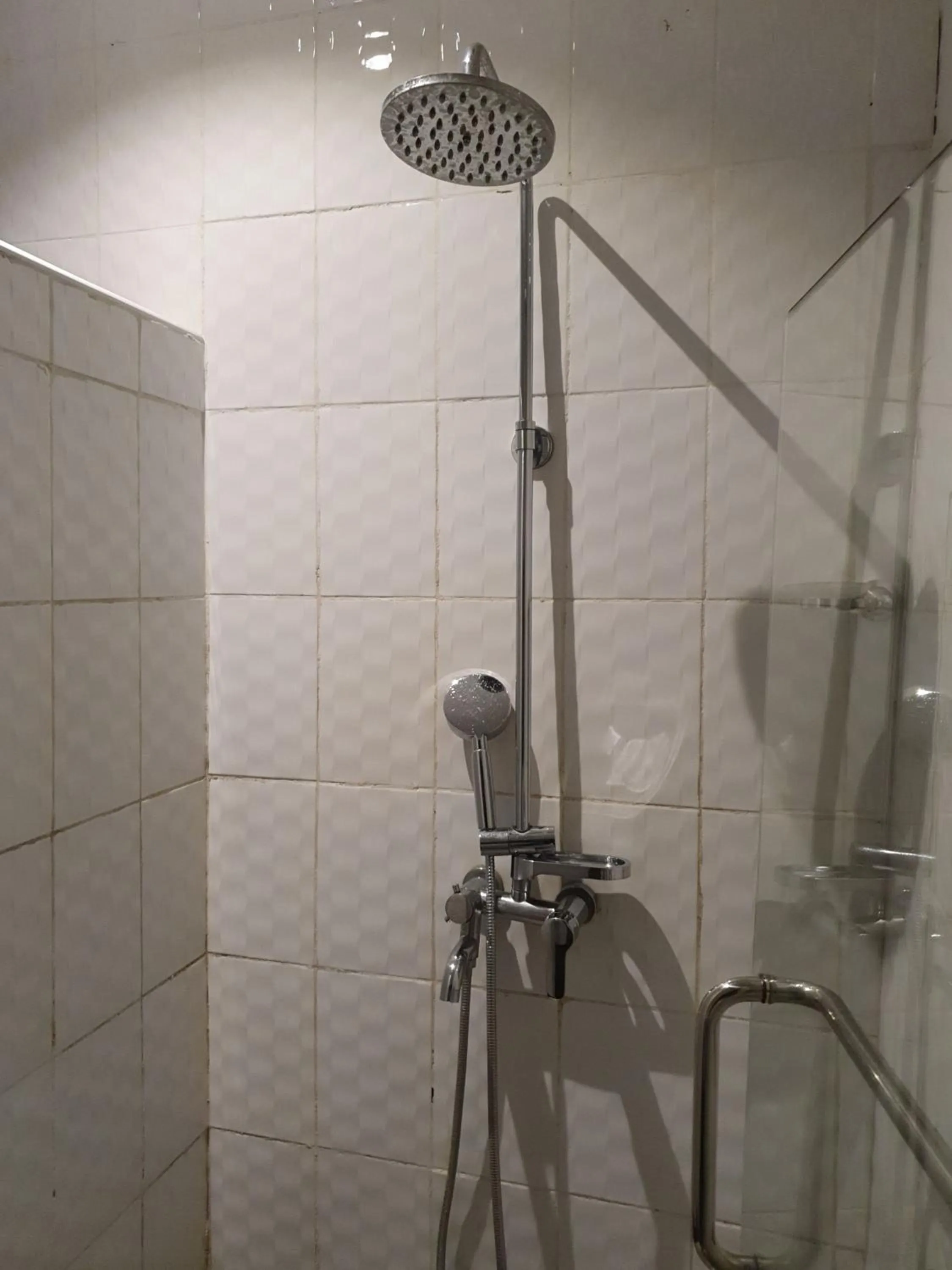 Shower in Lotus by Serendib