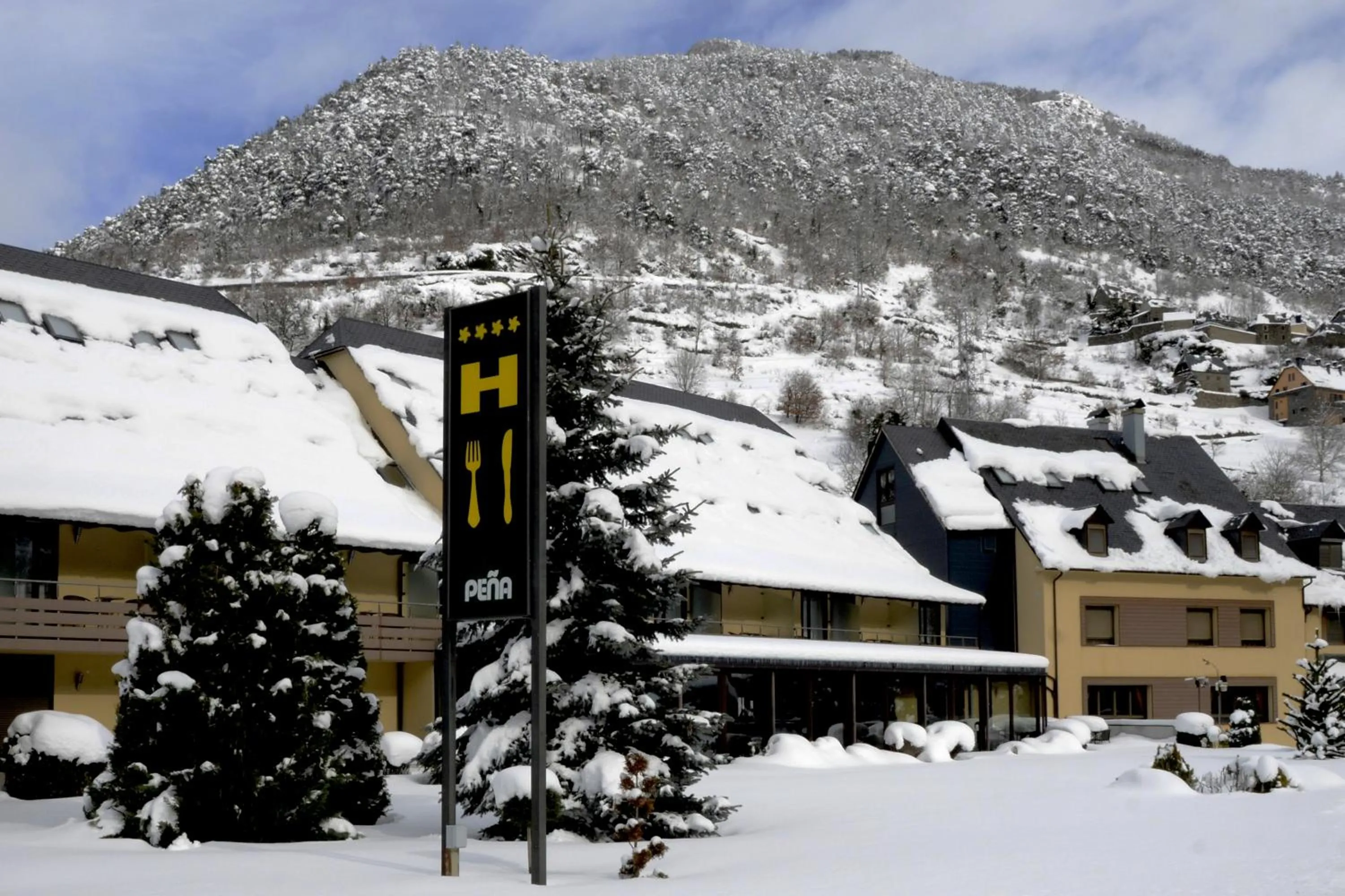 Property building in Hotel & Restaurante Peña