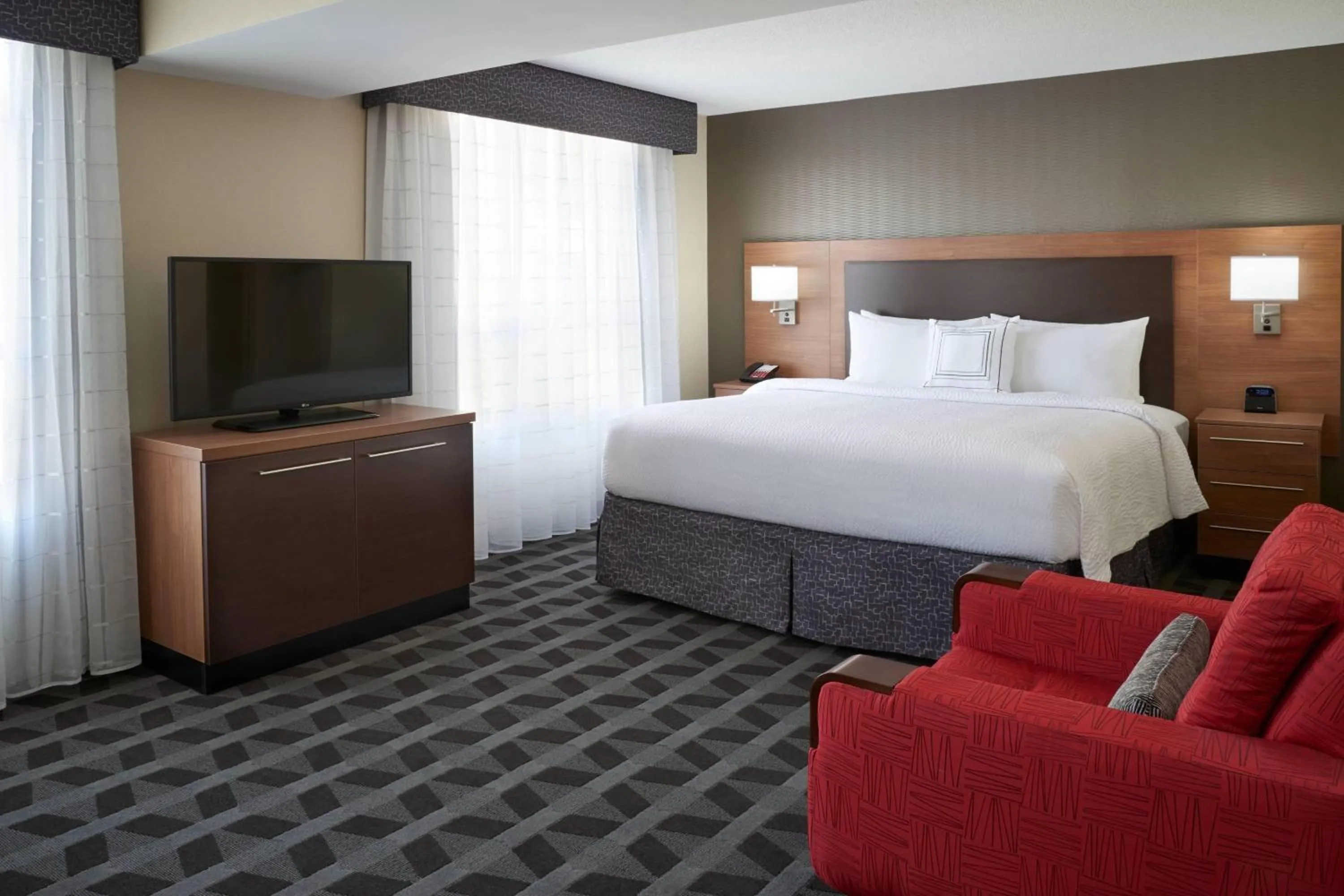 Photo of the whole room, Bed in TownePlace Suites by Marriott Windsor