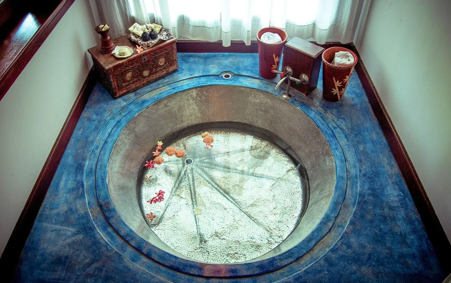 Bath in Hotel Tugu Bali