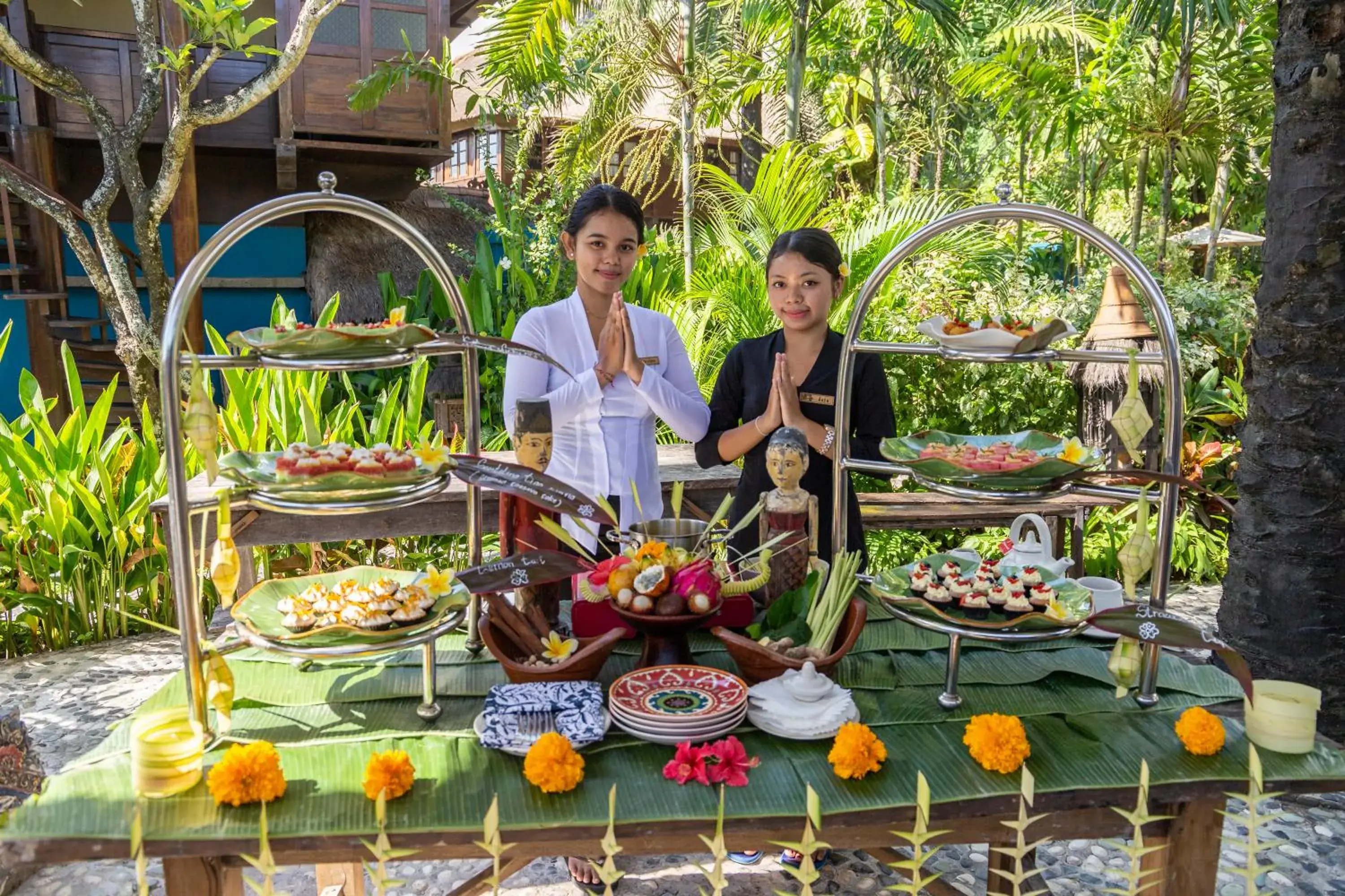 Restaurant/places to eat in Hotel Tugu Bali Restaurant/places to eat in Hotel Tugu Bali
