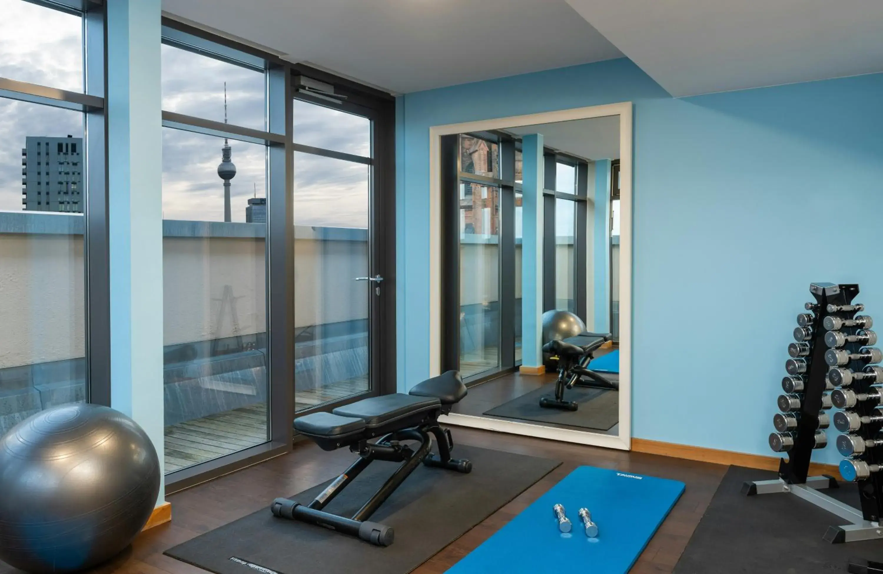 Fitness centre/facilities in Leonardo Royal Hotel Berlin Alexanderplatz Fitness centre/facilities in Leonardo Royal Hotel Berlin Alexanderplatz