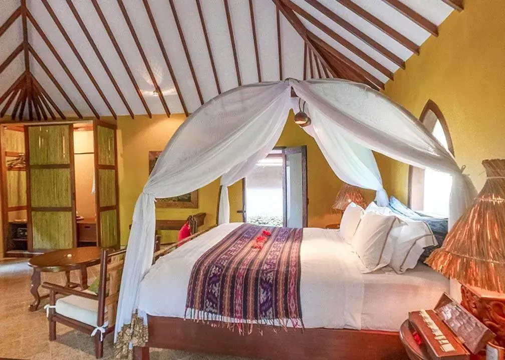 Kampong Lombok Bungalow with Free Signature Daily Afternoon Tea in Hotel Tugu Lombok Kampong Lombok Bungalow with Free Signature Daily Afternoon Tea in Hotel Tugu Lombok