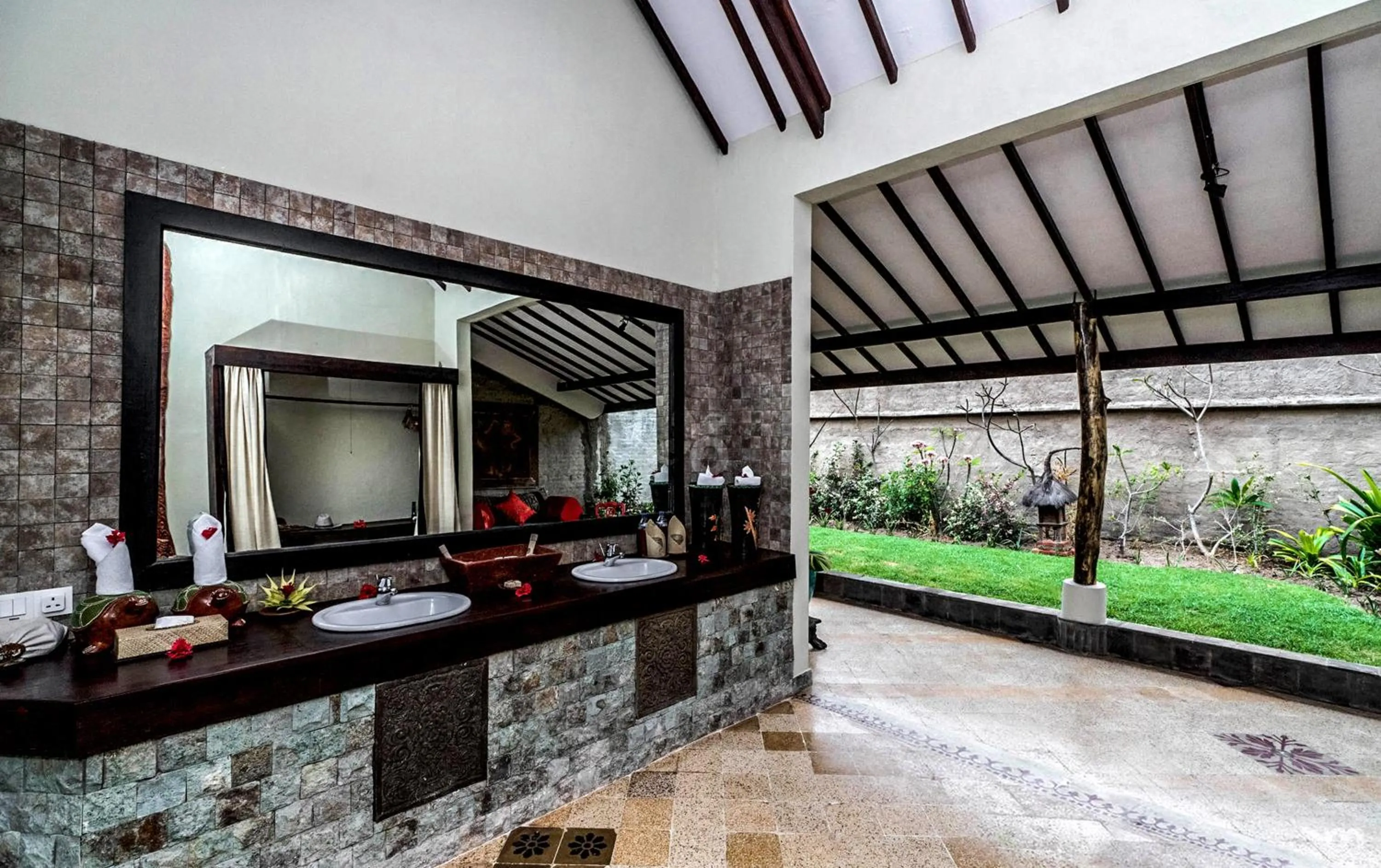 Bathroom in Hotel Tugu Lombok