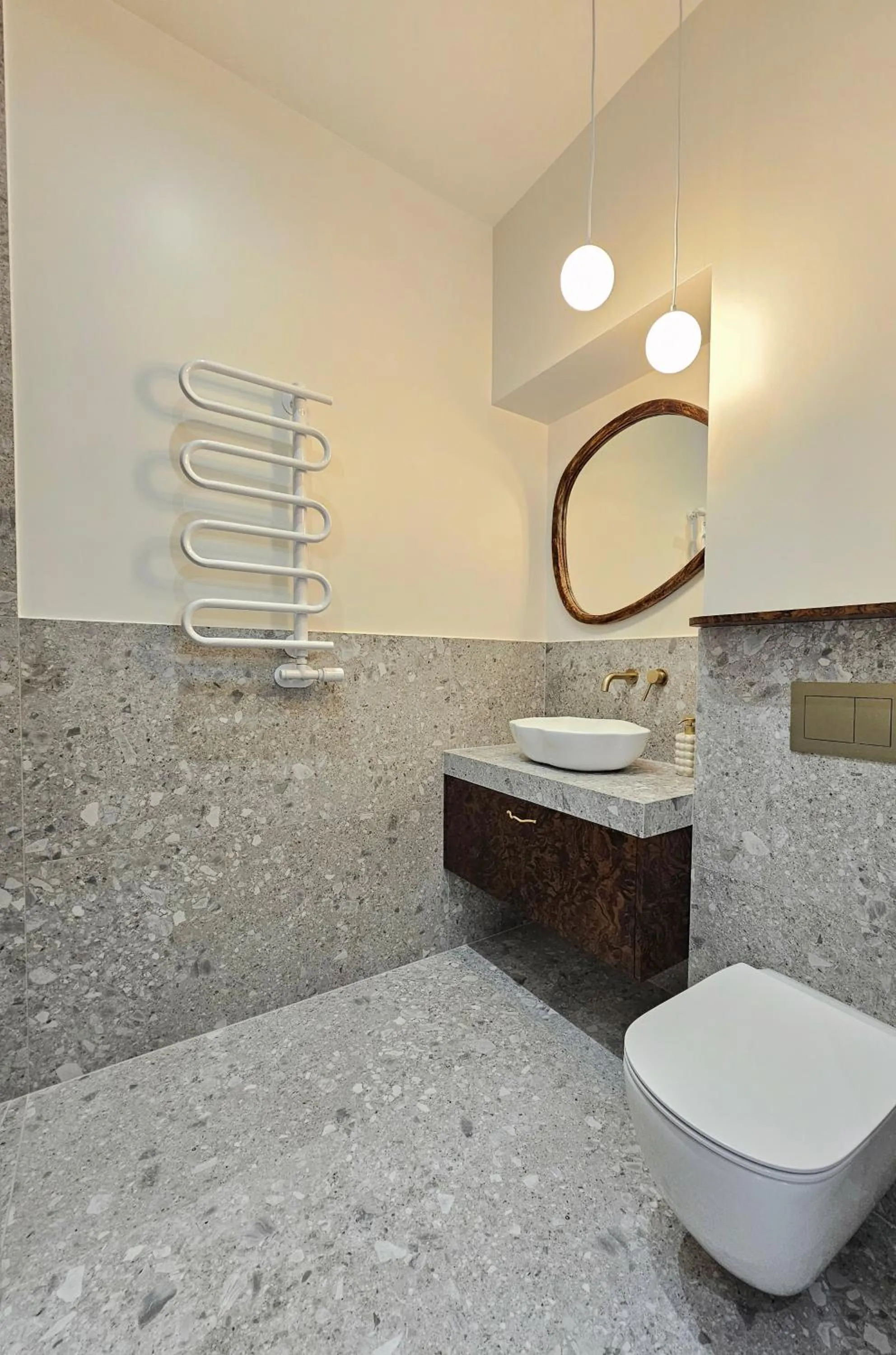 Shower in Wine Apartments