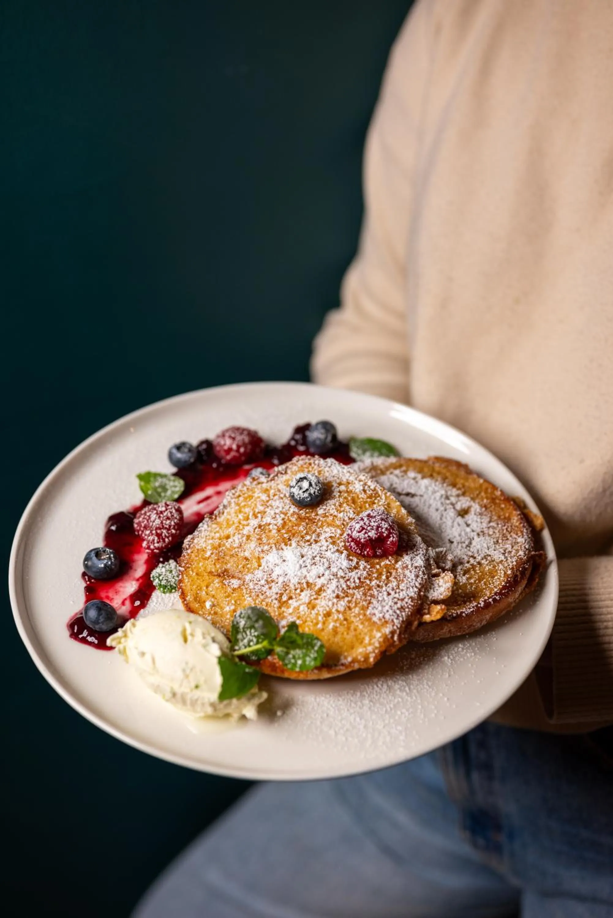 Restaurant/places to eat in Wine Apartments