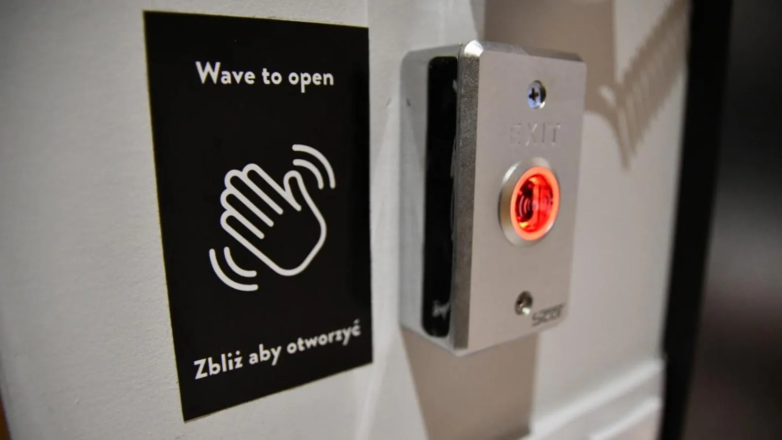 Text overlay in Wine Apartments