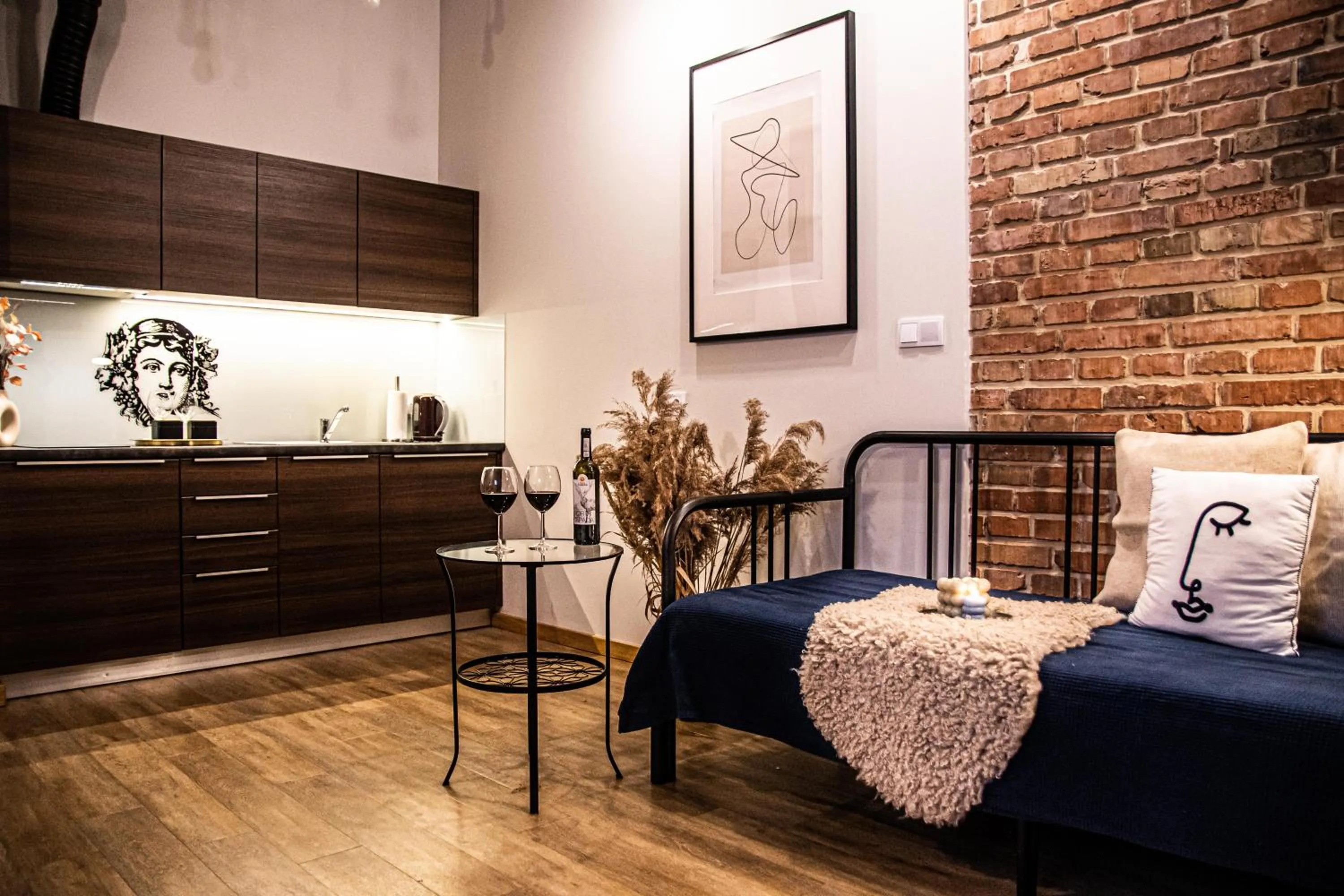 Living room, Bed in Wine Apartments