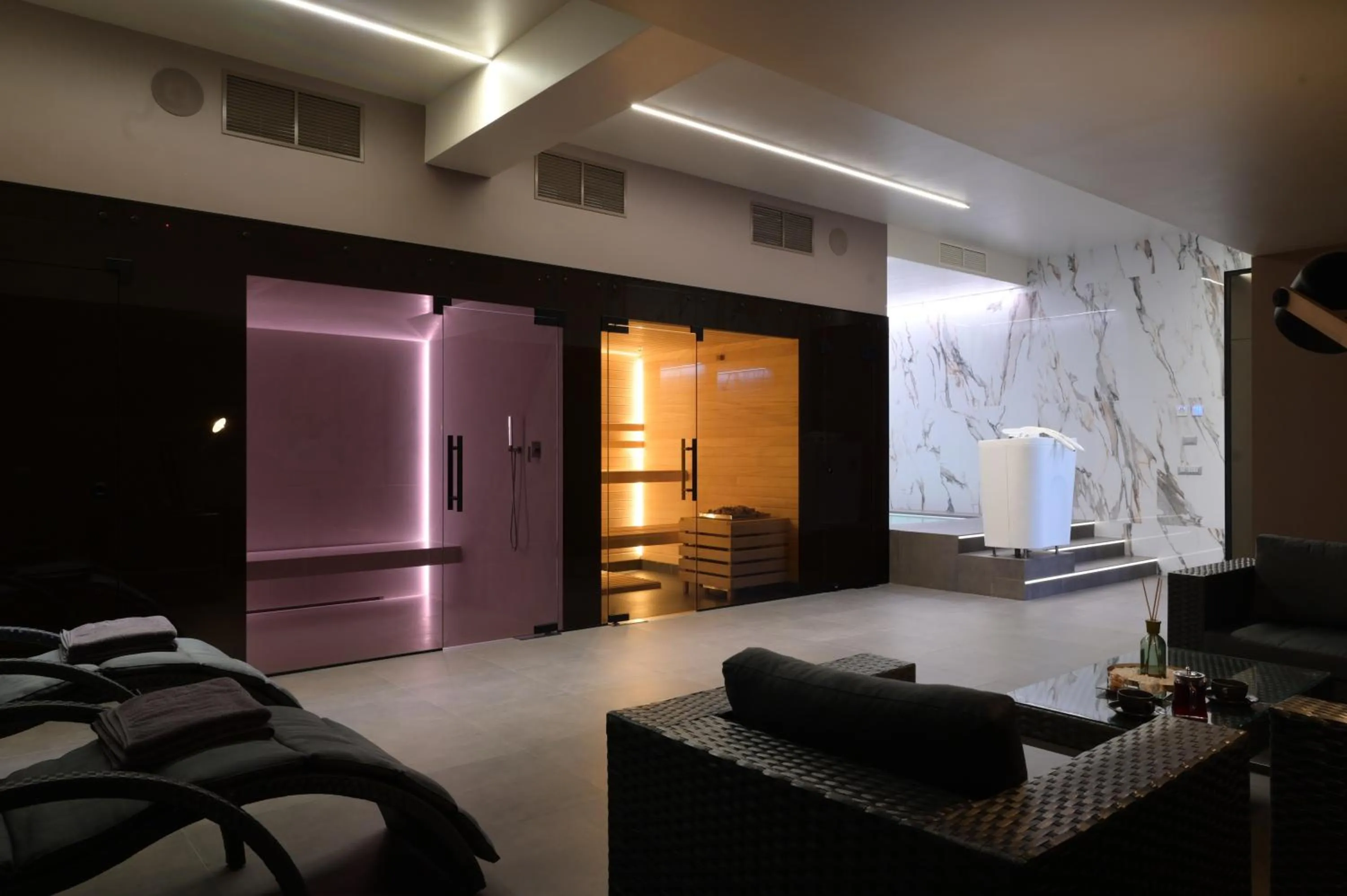 Swimming pool in Il Decameron Luxury Design Hotel