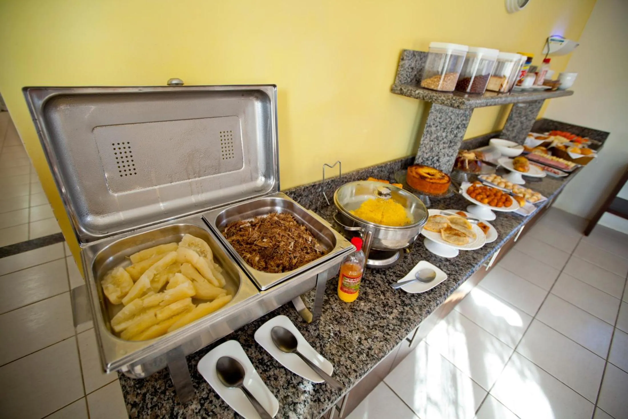Breakfast in Capitães de Areia Pousada