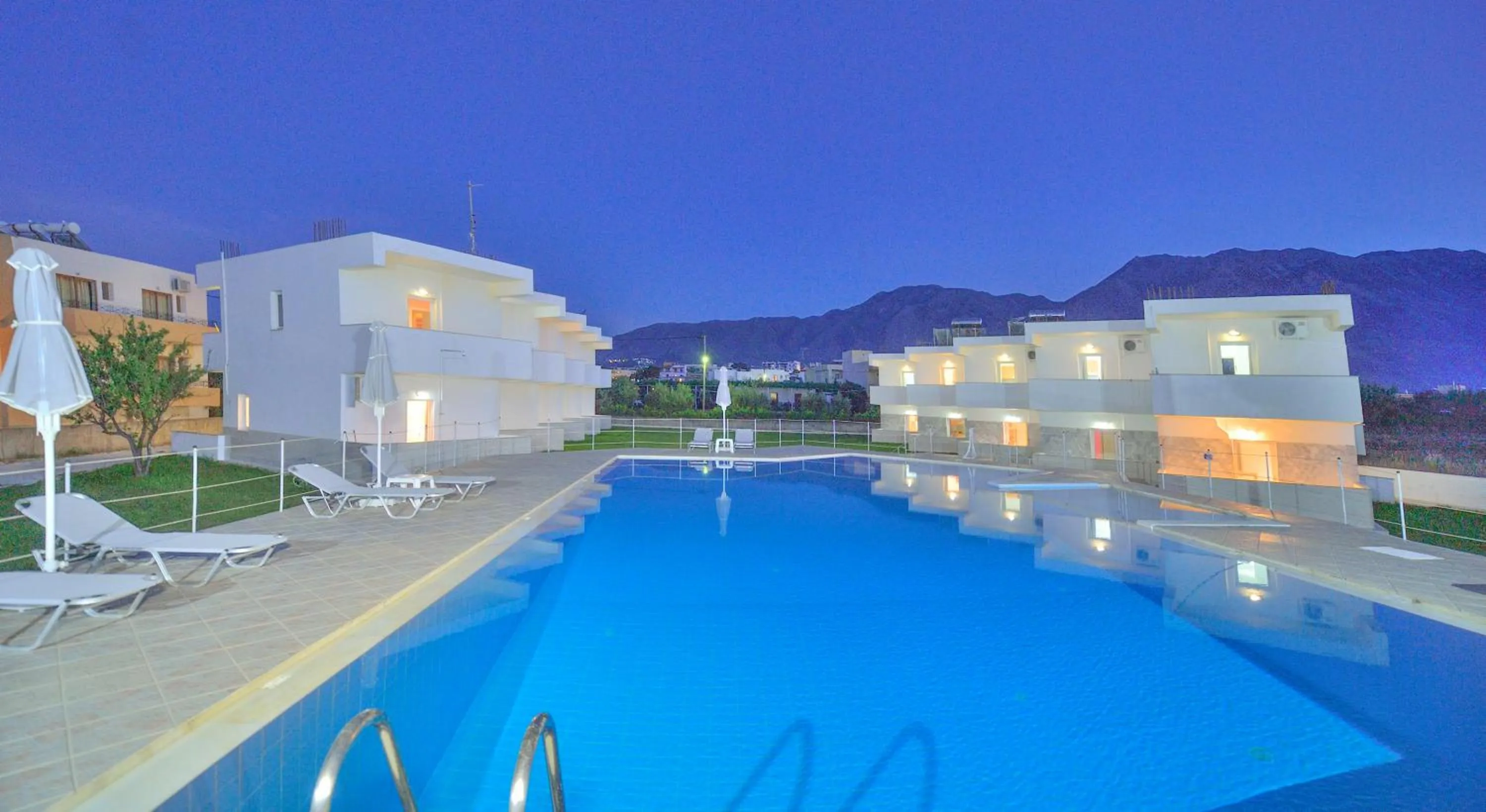 Property building in Reina Apartments