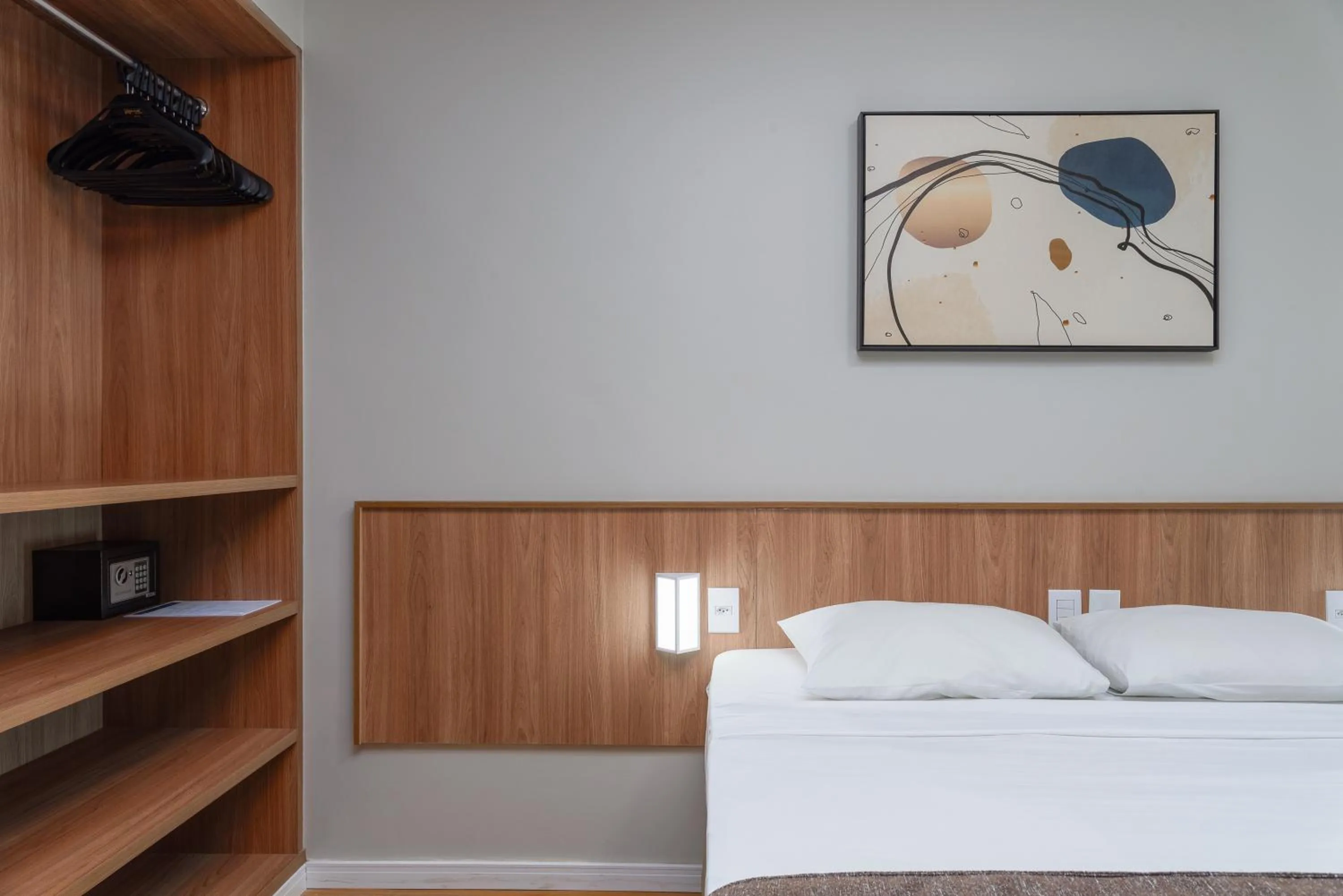 Bedroom, Bed in Ritz Plazamar Hotel