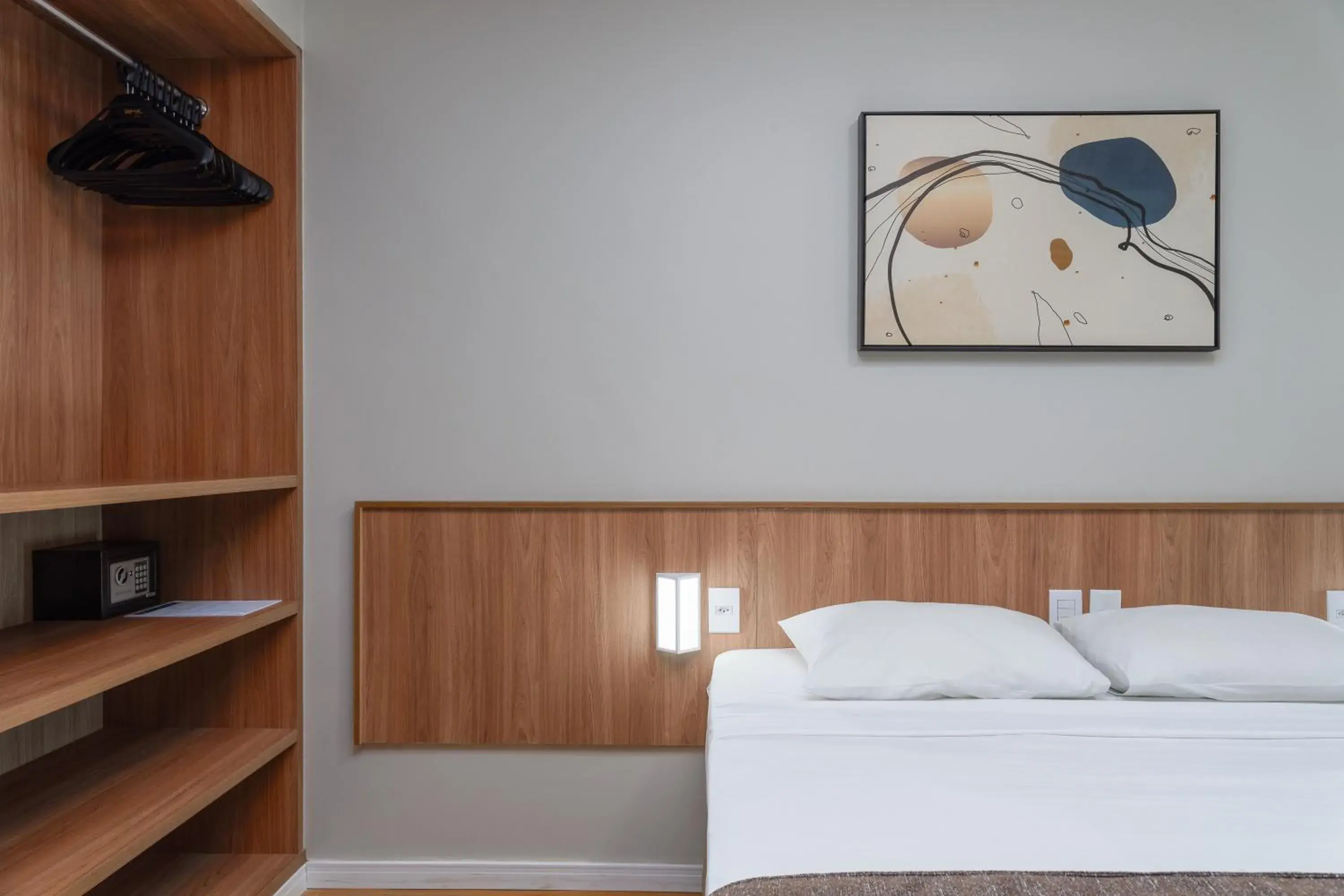 Bedroom, Bed in Ritz Plazamar Hotel Bedroom, Bed in Ritz Plazamar Hotel