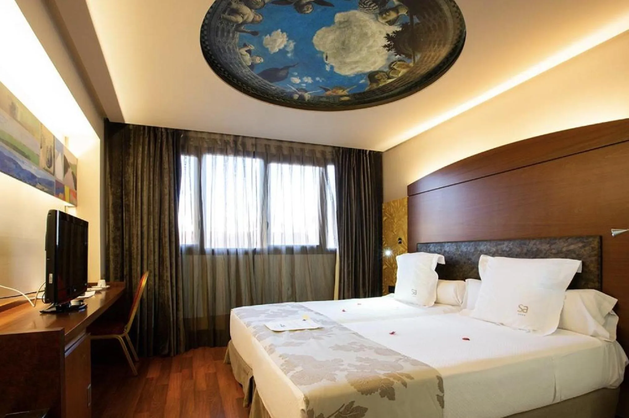 Bedroom, Bed in Hotel Sancho Abarca Petit SPA