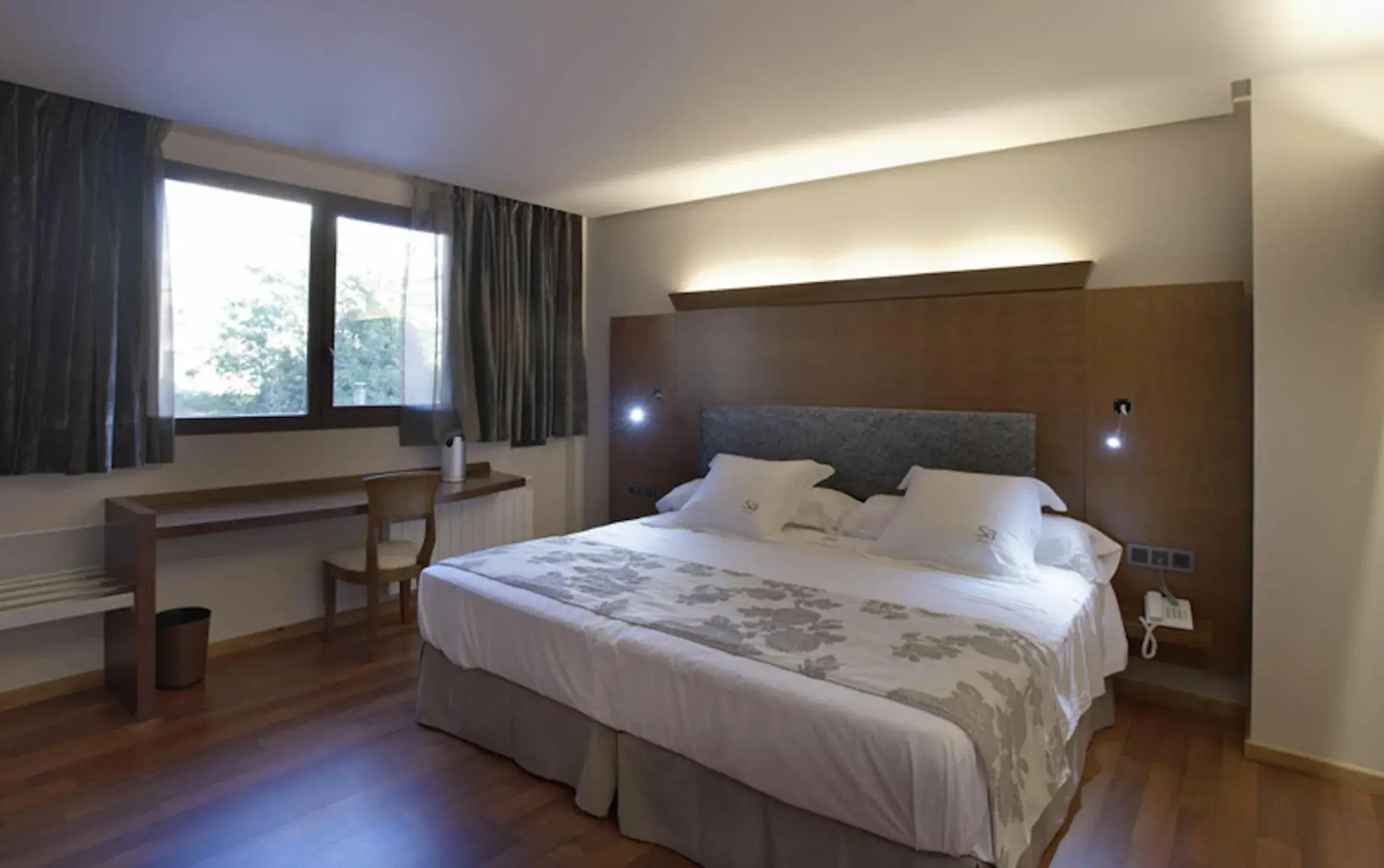 Bedroom, Bed in Hotel Sancho Abarca Petit SPA Bedroom, Bed in Hotel Sancho Abarca Petit SPA