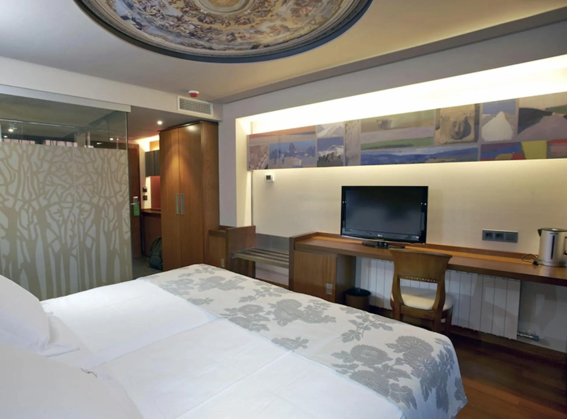 Bedroom, Bed in Hotel Sancho Abarca Petit SPA