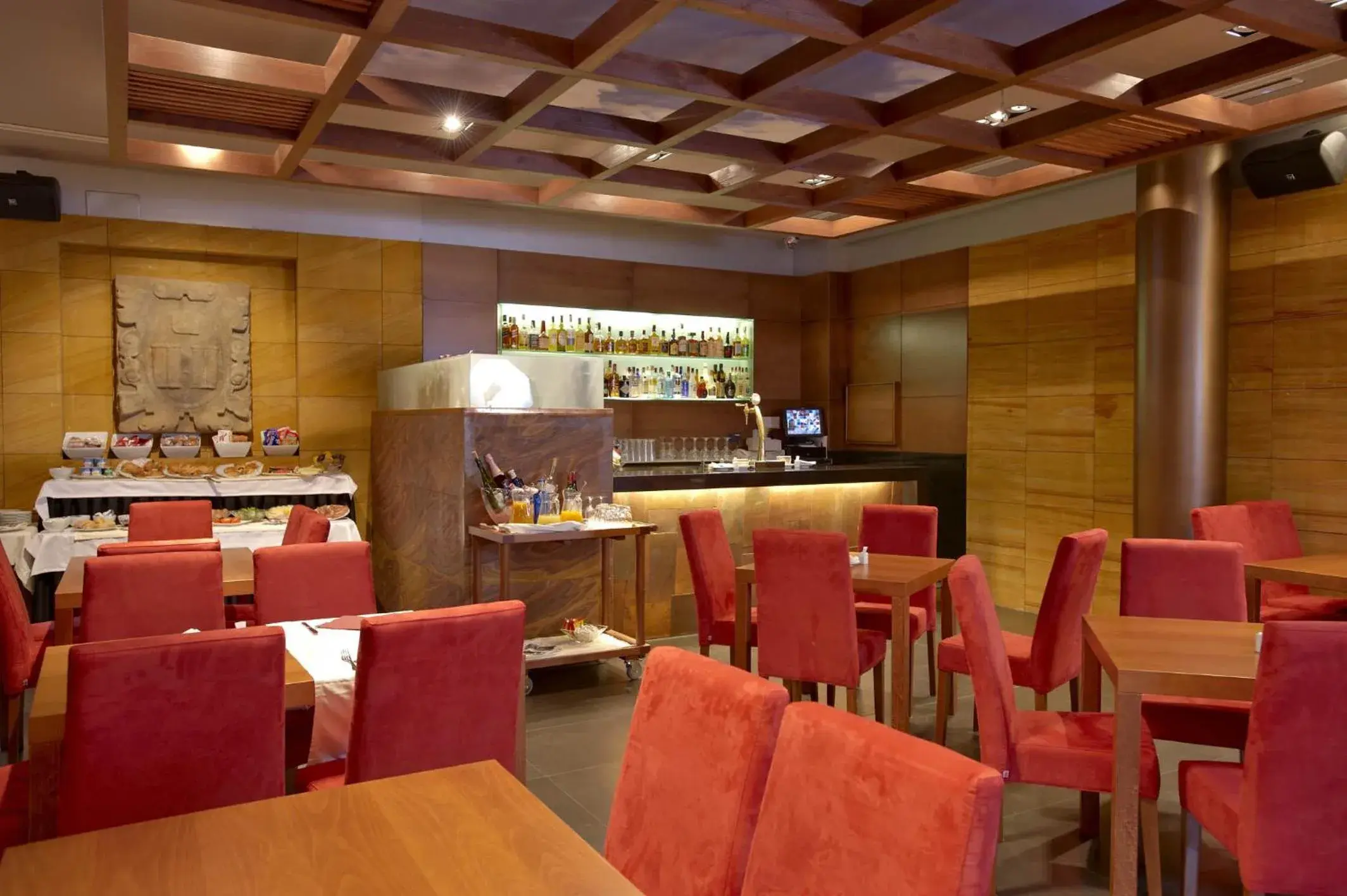 Lounge or bar in Hotel Sancho Abarca Petit SPA Lounge or bar in Hotel Sancho Abarca Petit SPA