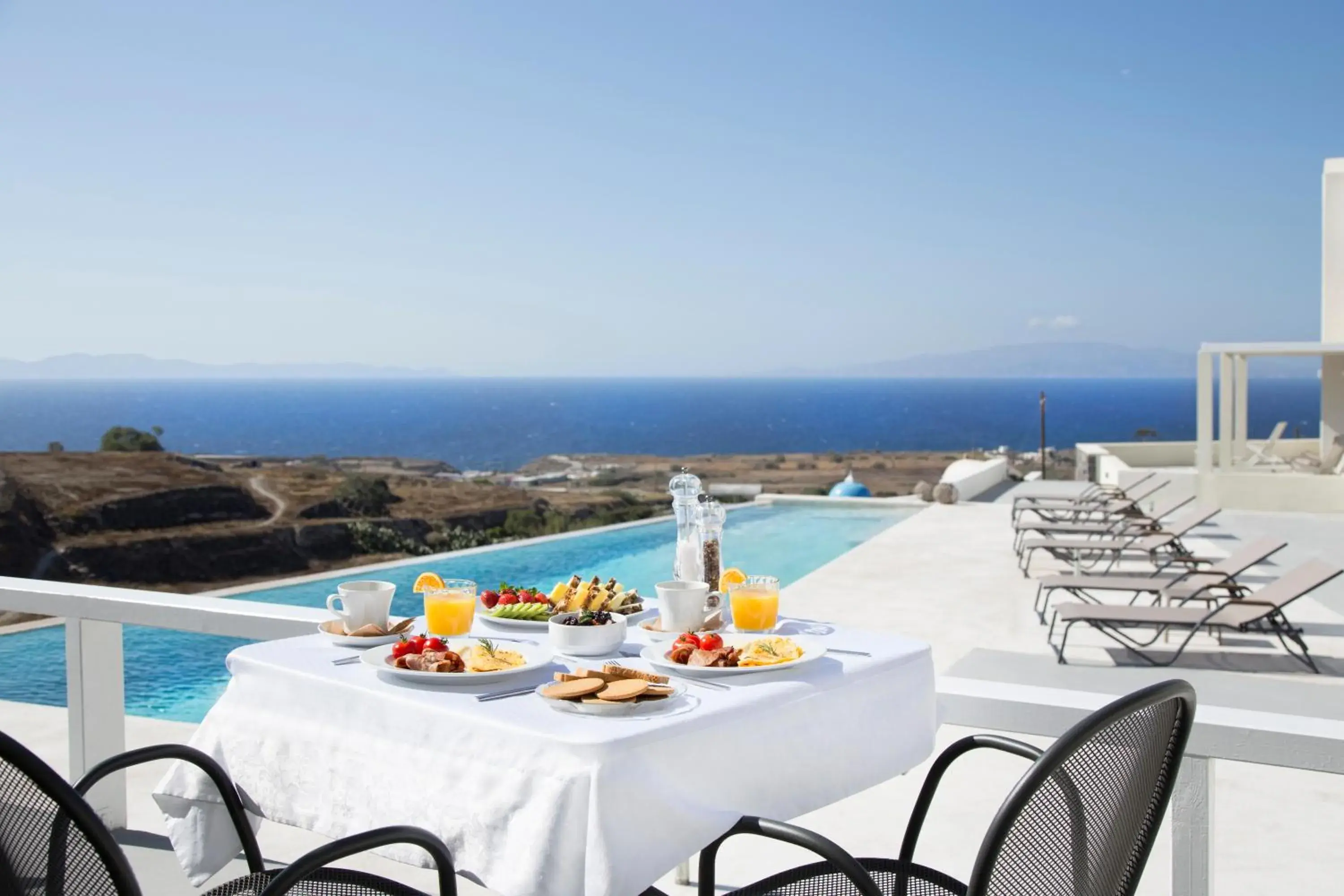 Buffet breakfast in Aplai Dome Buffet breakfast in Aplai Dome