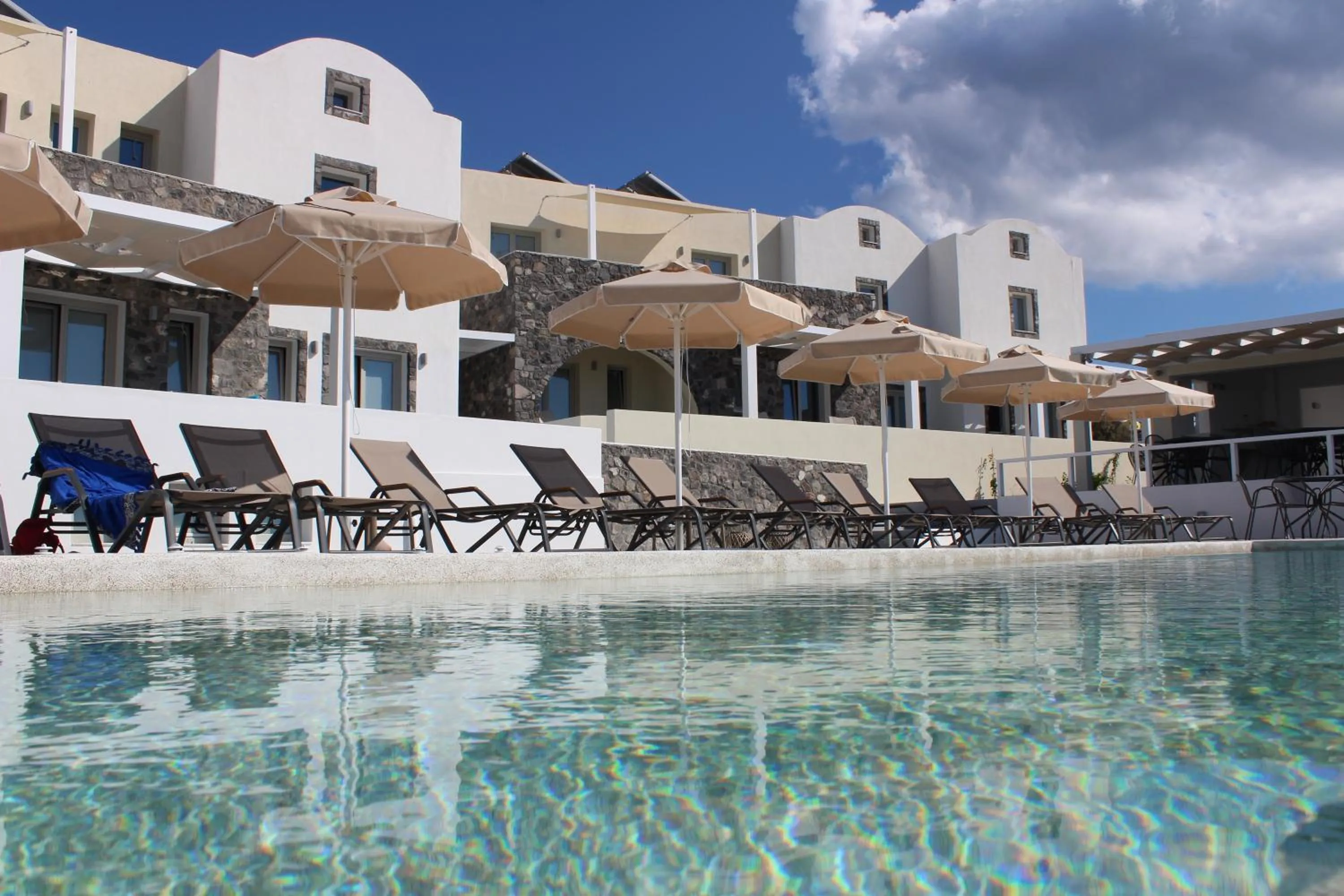 Swimming pool in Aplai Dome