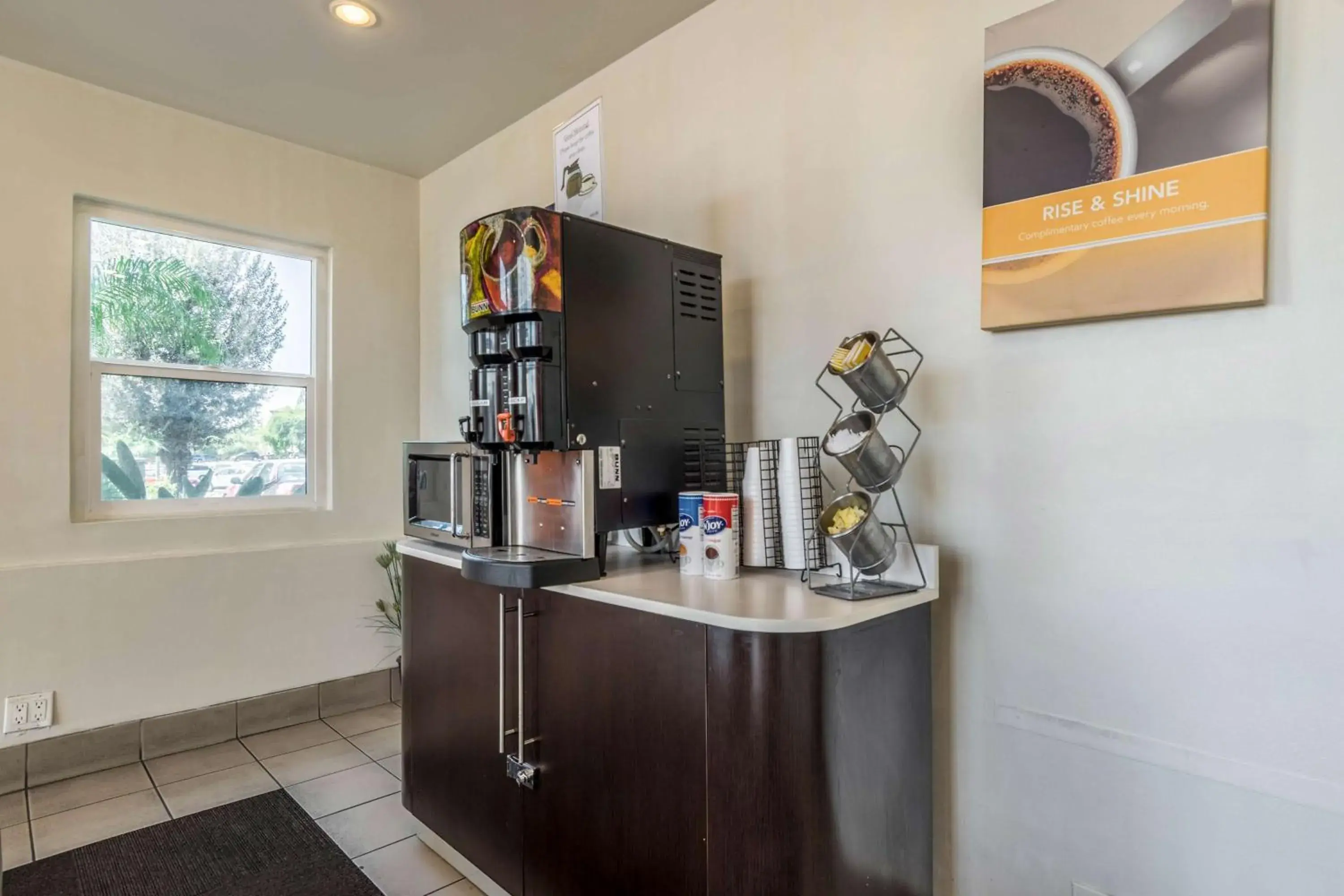 Coffee/tea facilities in Motel 6-Redlands, CA