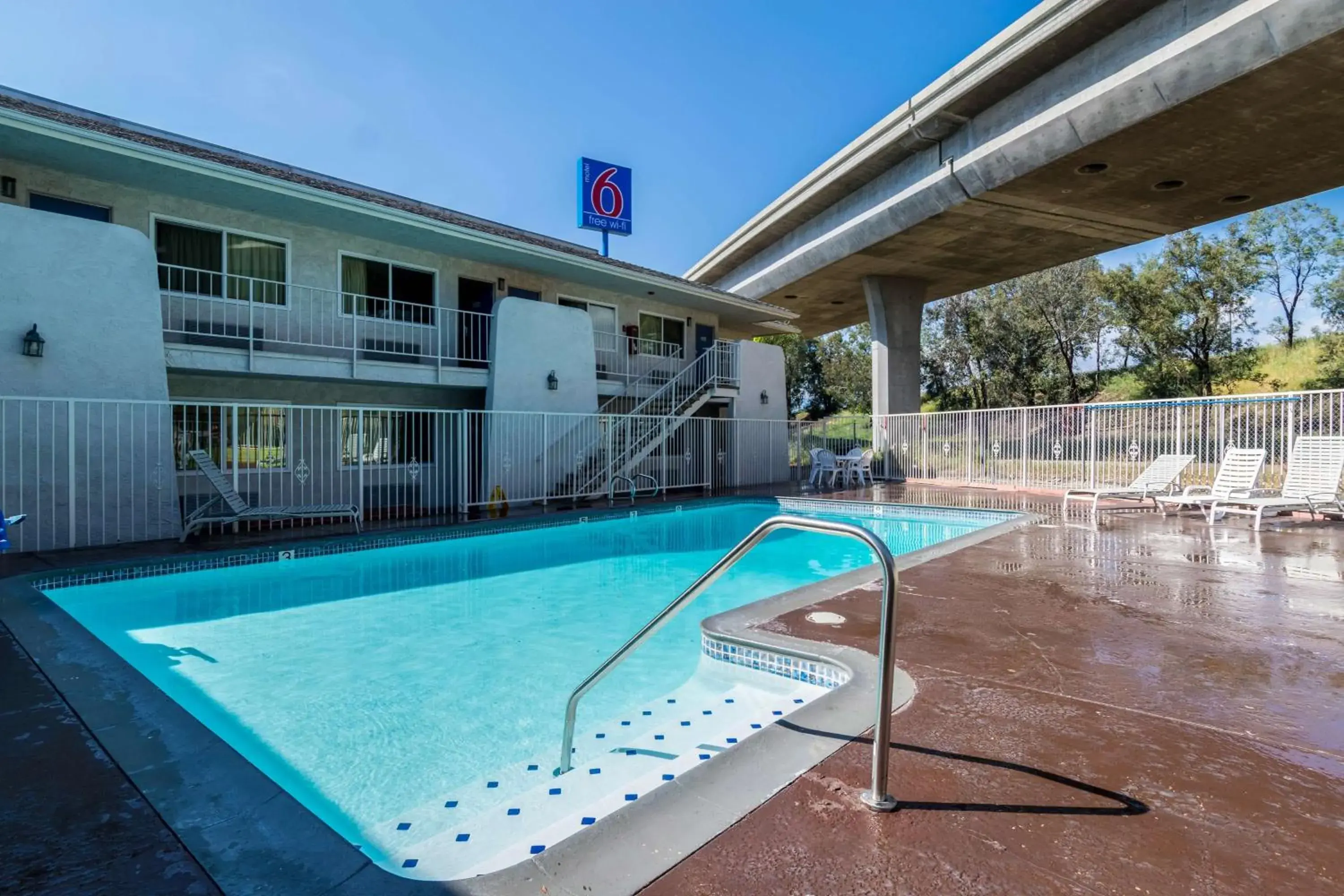 Pool view, Swimming Pool in Motel 6-Redlands, CA