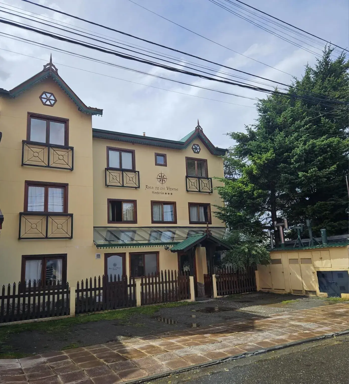 Property building in Rosa De Los Vientos Property building in Rosa De Los Vientos