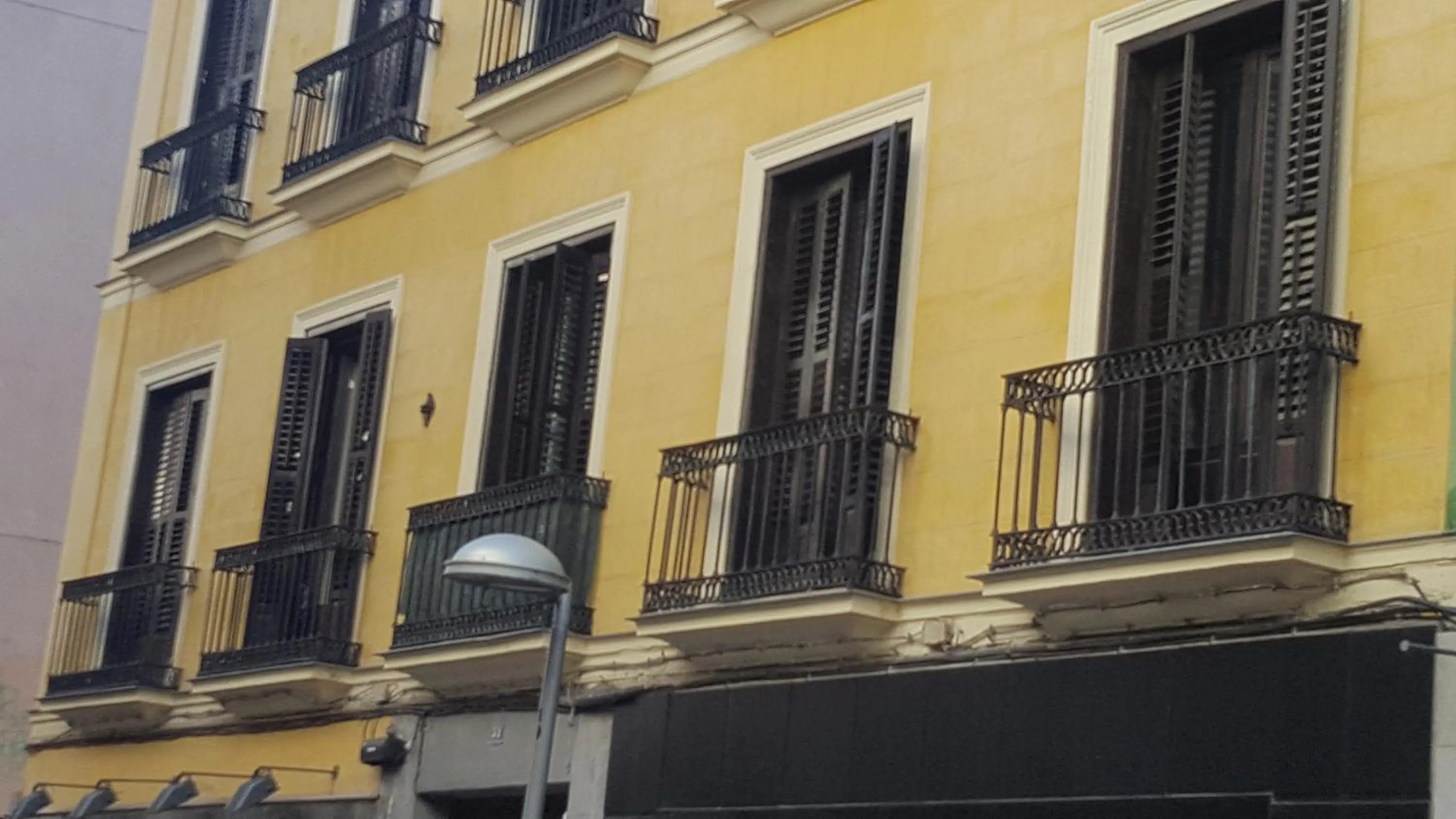 Property building in Le Petit Palü-Fuencarral