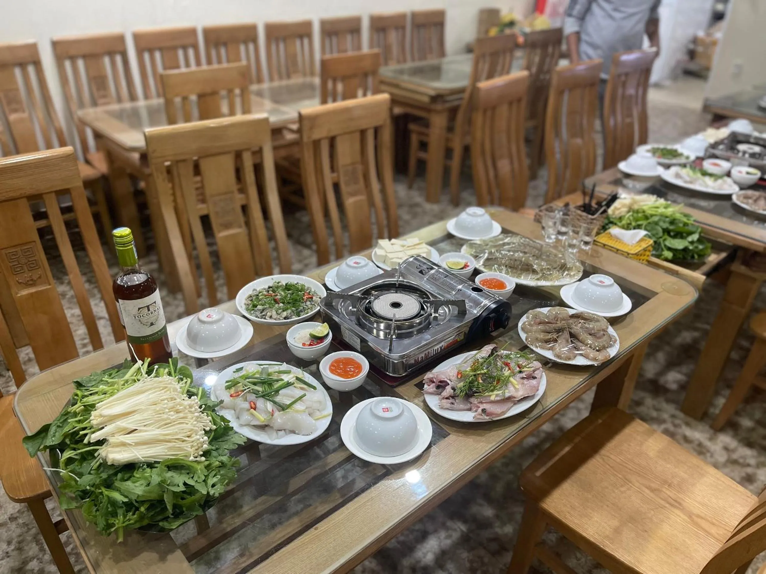 Restaurant/places to eat in Phuong Dong Hotel