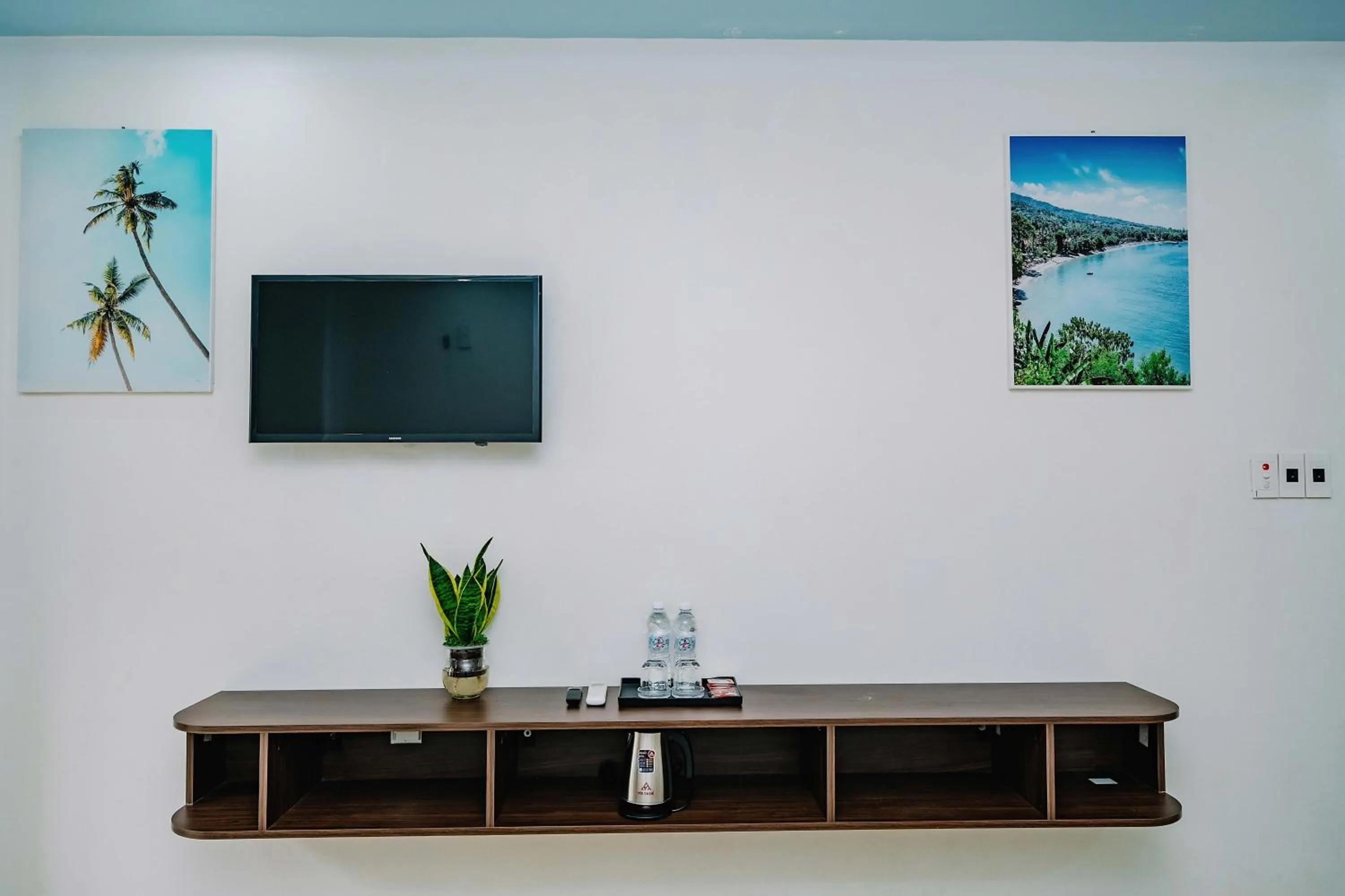 TV and multimedia in Phuong Dong Hotel